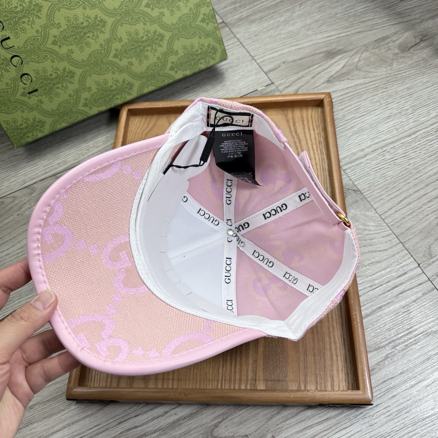 。G家。【配防尘袋】新品棒球帽！材质：纯棉！透气性好！春天挡风，夏天防晒必备单品！颜色大气！款式新颖别致