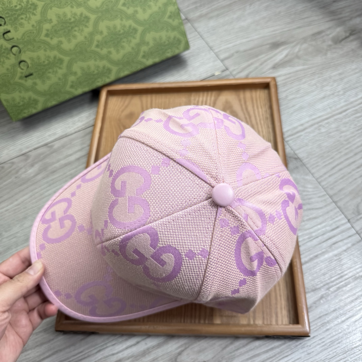 。G家。【配防尘袋】新品棒球帽！材质：纯棉！透气性好！春天挡风，夏天防晒必备单品！颜色大气！款式新颖别致