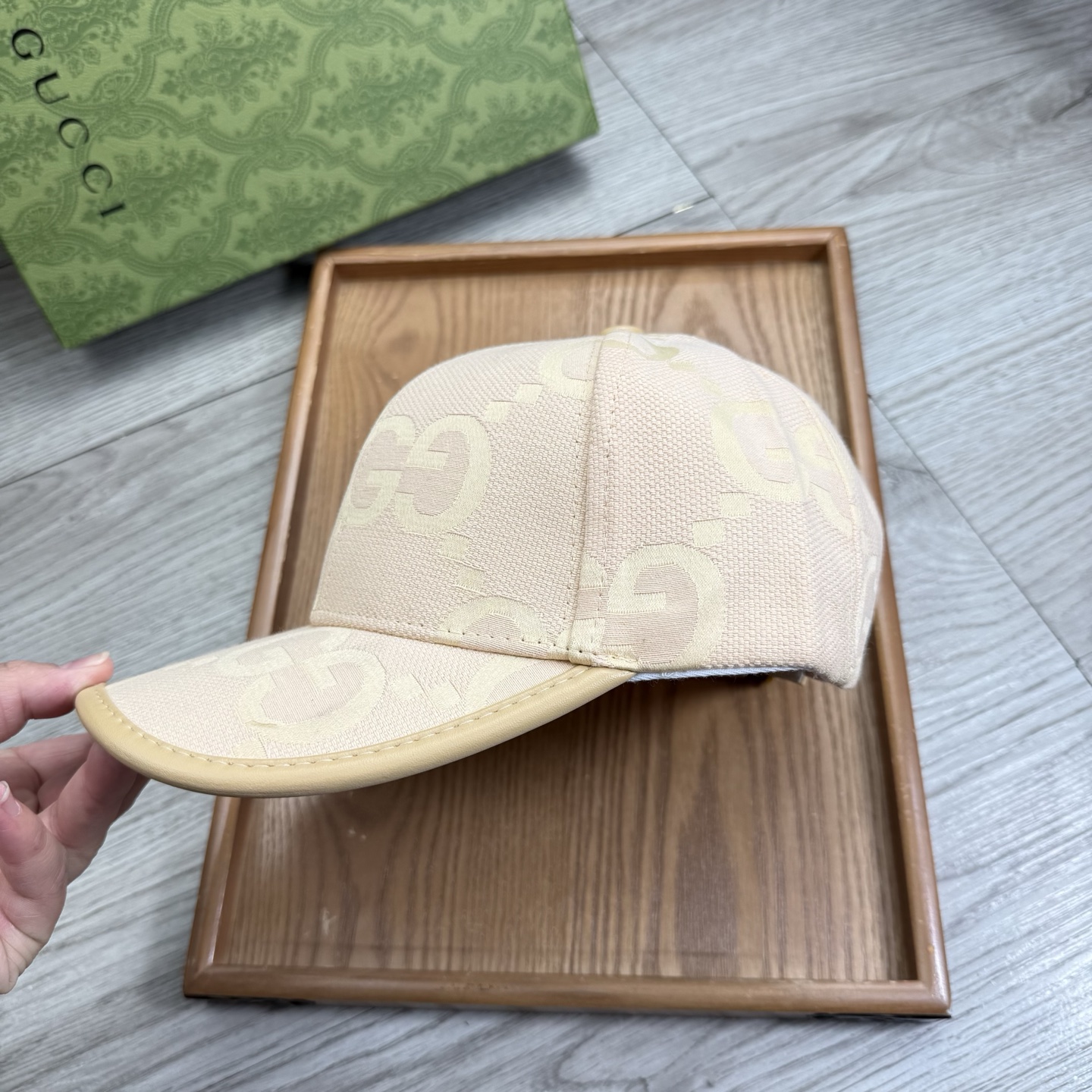 。G家。【配防尘袋】新品棒球帽！材质：纯棉！透气性好！春天挡风，夏天防晒必备单品！颜色大气！款式新颖别致