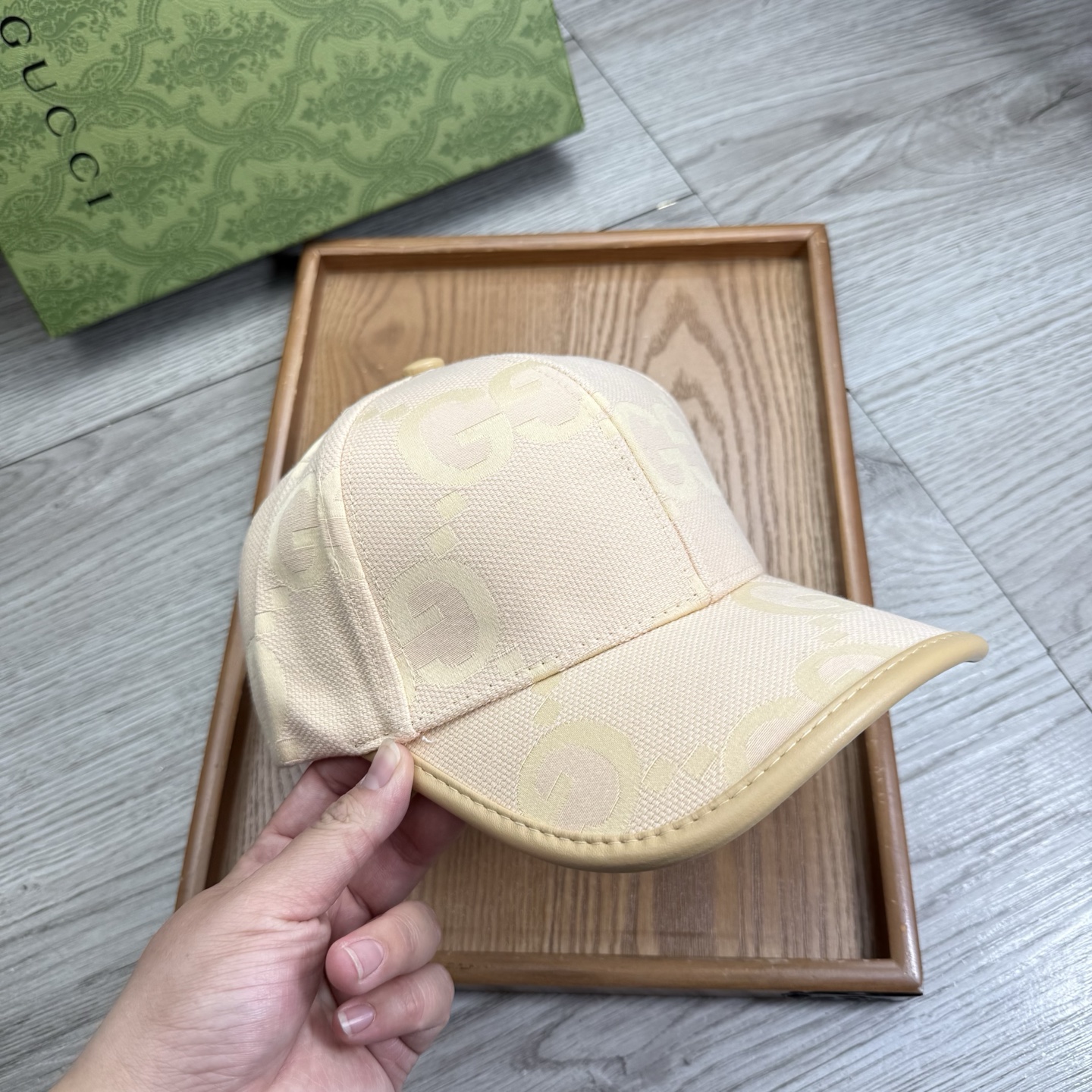 。G家。【配防尘袋】新品棒球帽！材质：纯棉！透气性好！春天挡风，夏天防晒必备单品！颜色大气！款式新颖别致