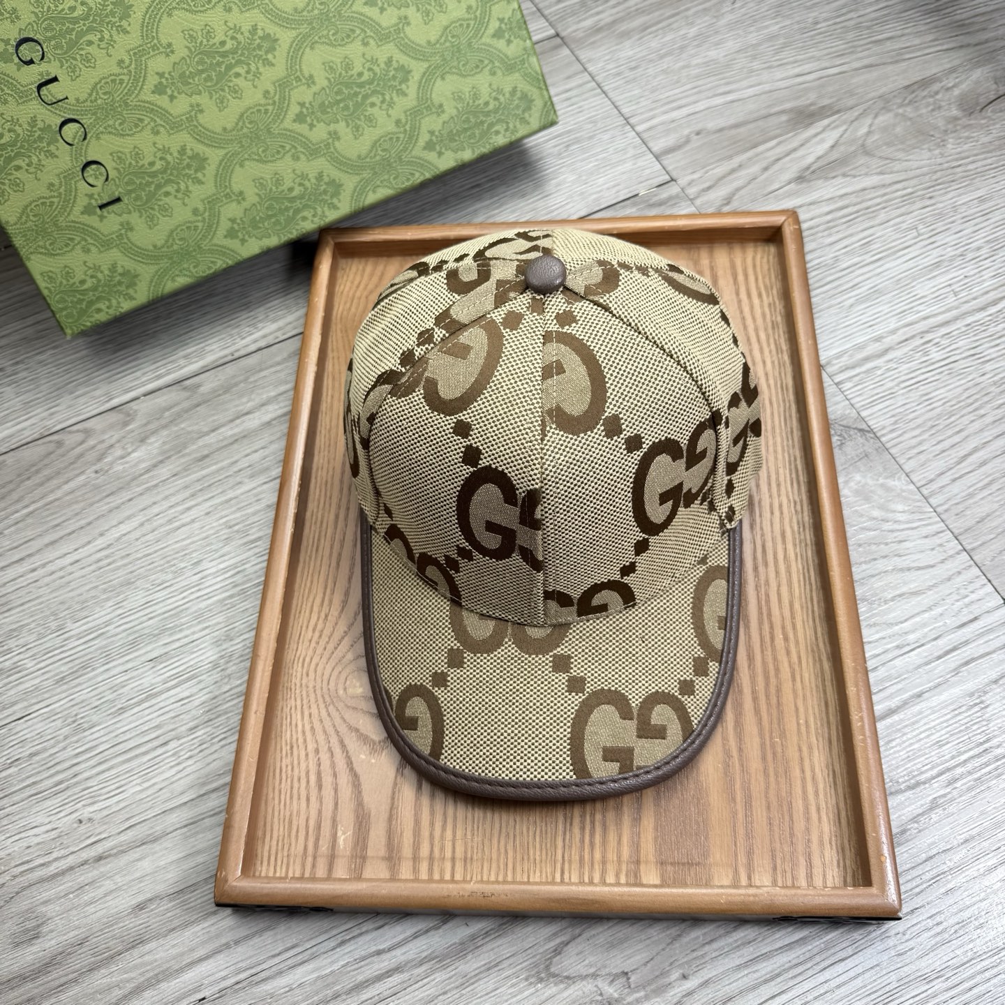 。G家。【配防尘袋】新品棒球帽！材质：纯棉！透气性好！春天挡风，夏天防晒必备单品！颜色大气！款式新颖别致