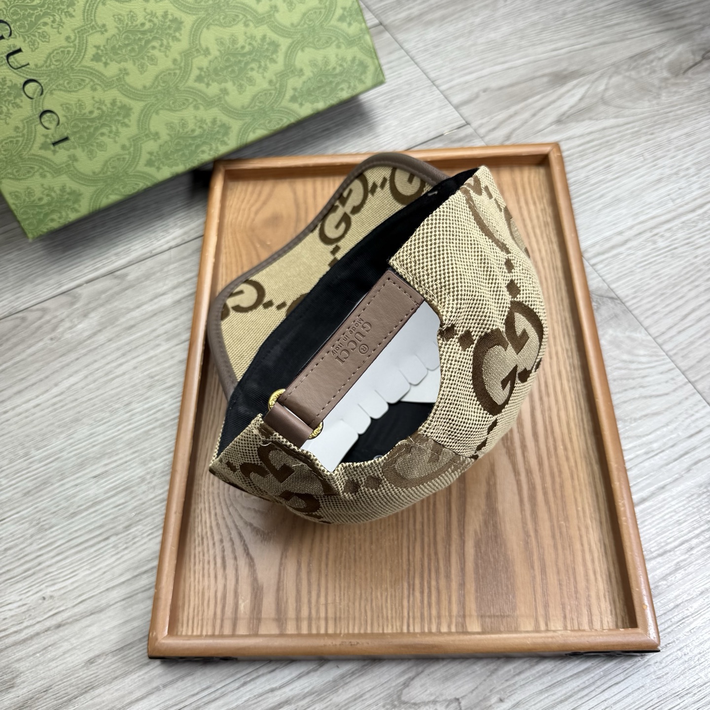 。G家。【配防尘袋】新品棒球帽！材质：纯棉！透气性好！春天挡风，夏天防晒必备单品！颜色大气！款式新颖别致