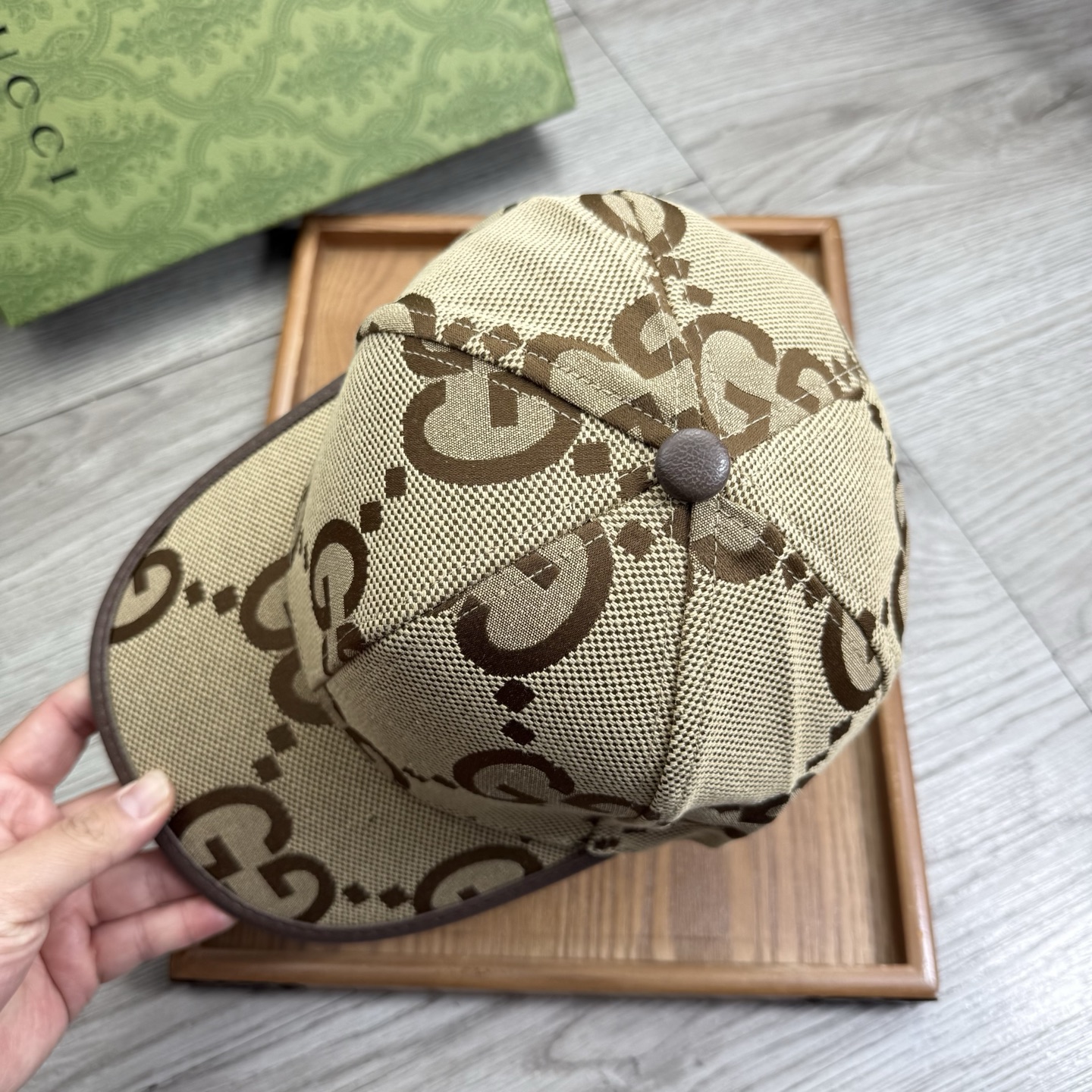 。G家。【配防尘袋】新品棒球帽！材质：纯棉！透气性好！春天挡风，夏天防晒必备单品！颜色大气！款式新颖别致