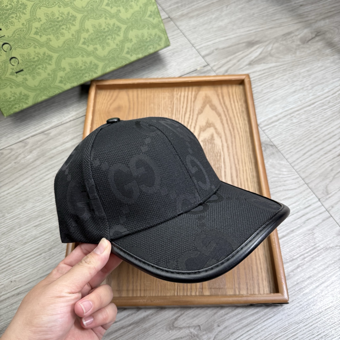 。G家。【配防尘袋】新品棒球帽！材质：纯棉！透气性好！春天挡风，夏天防晒必备单品！颜色大气！款式新颖别致