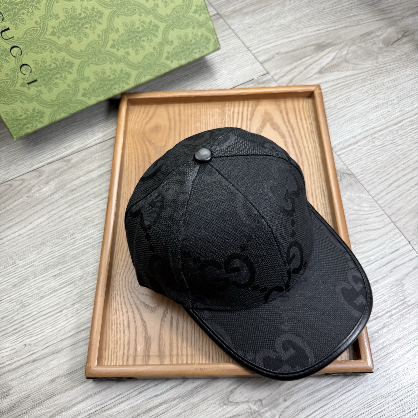 。G家。【配防尘袋】新品棒球帽！材质：纯棉！透气性好！春天挡风，夏天防晒必备单品！颜色大气！款式新颖别致