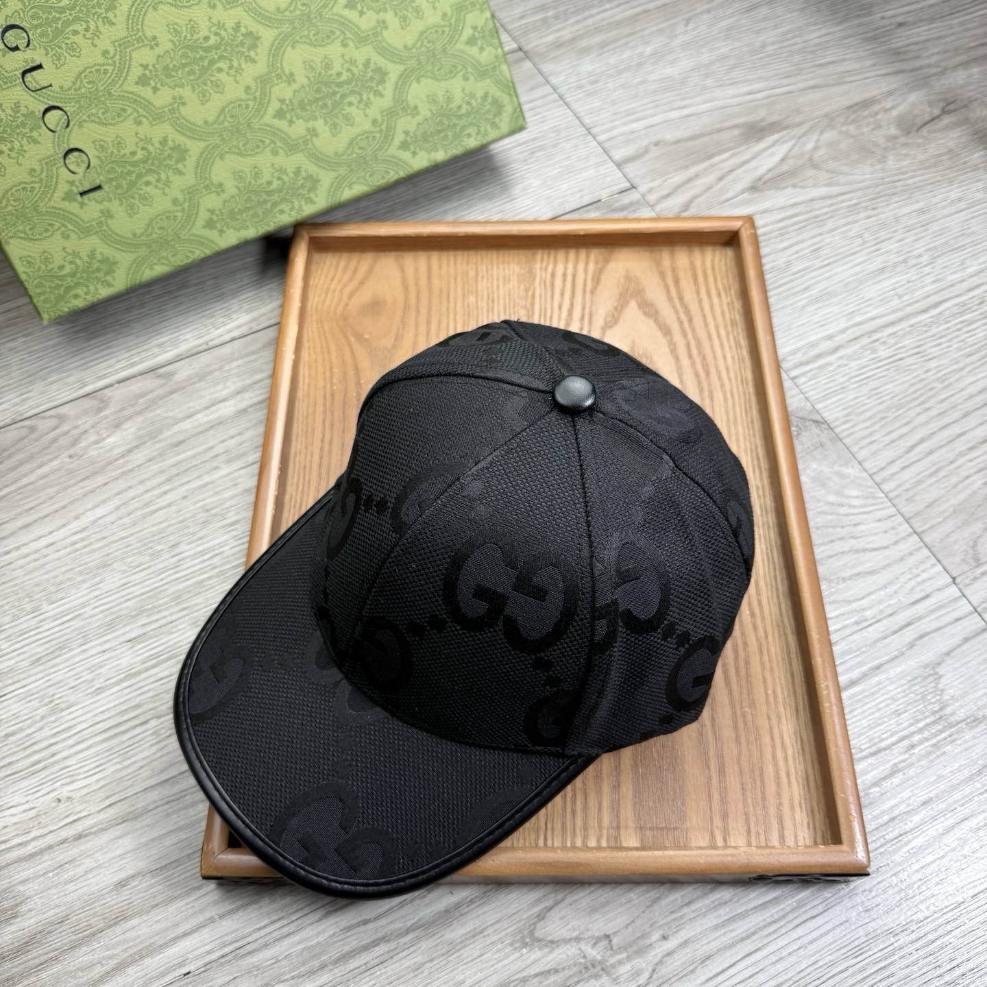 。G家。【配防尘袋】新品棒球帽！材质：纯棉！透气性好！春天挡风，夏天防晒必备单品！颜色大气！款式新颖别致