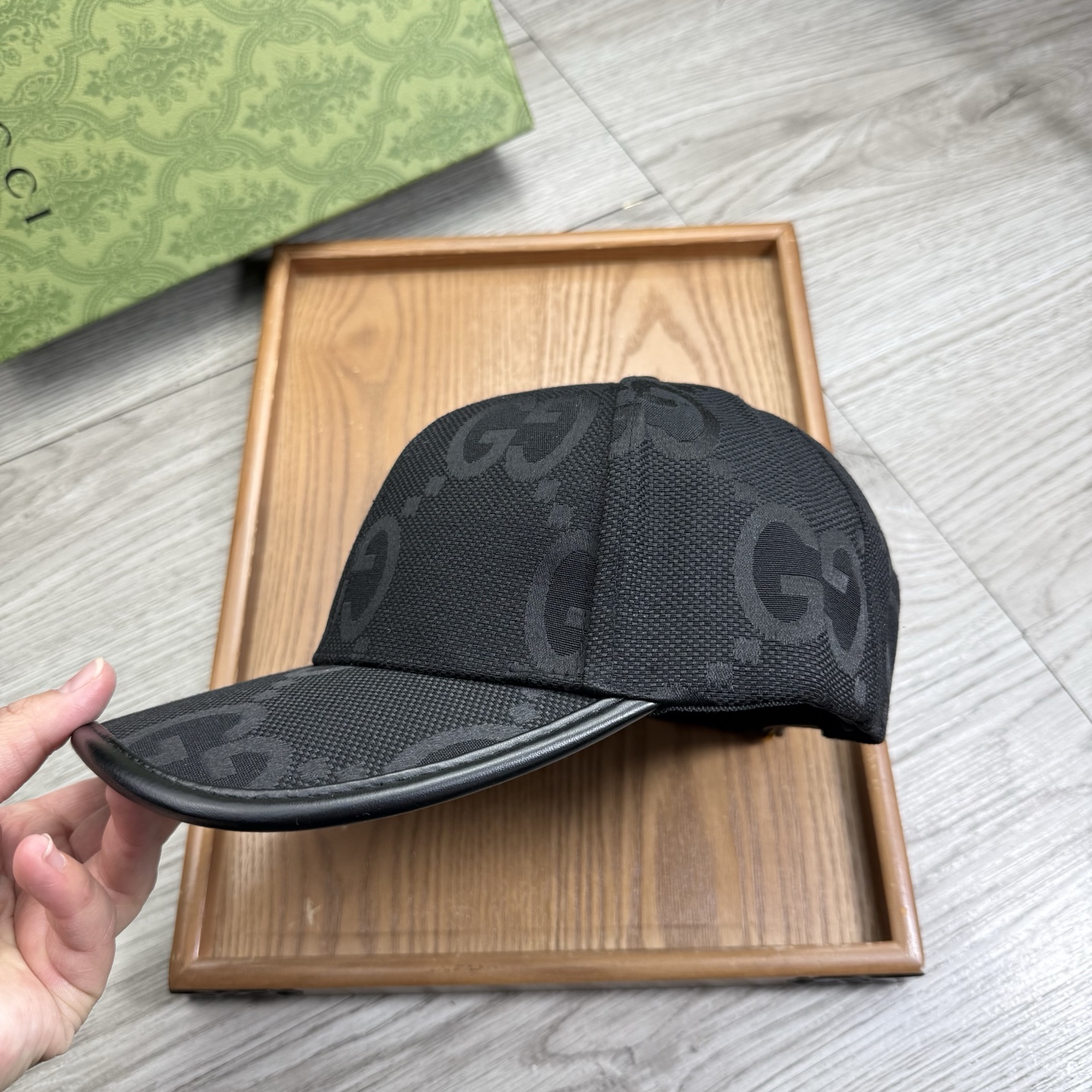 。G家。【配防尘袋】新品棒球帽！材质：纯棉！透气性好！春天挡风，夏天防晒必备单品！颜色大气！款式新颖别致