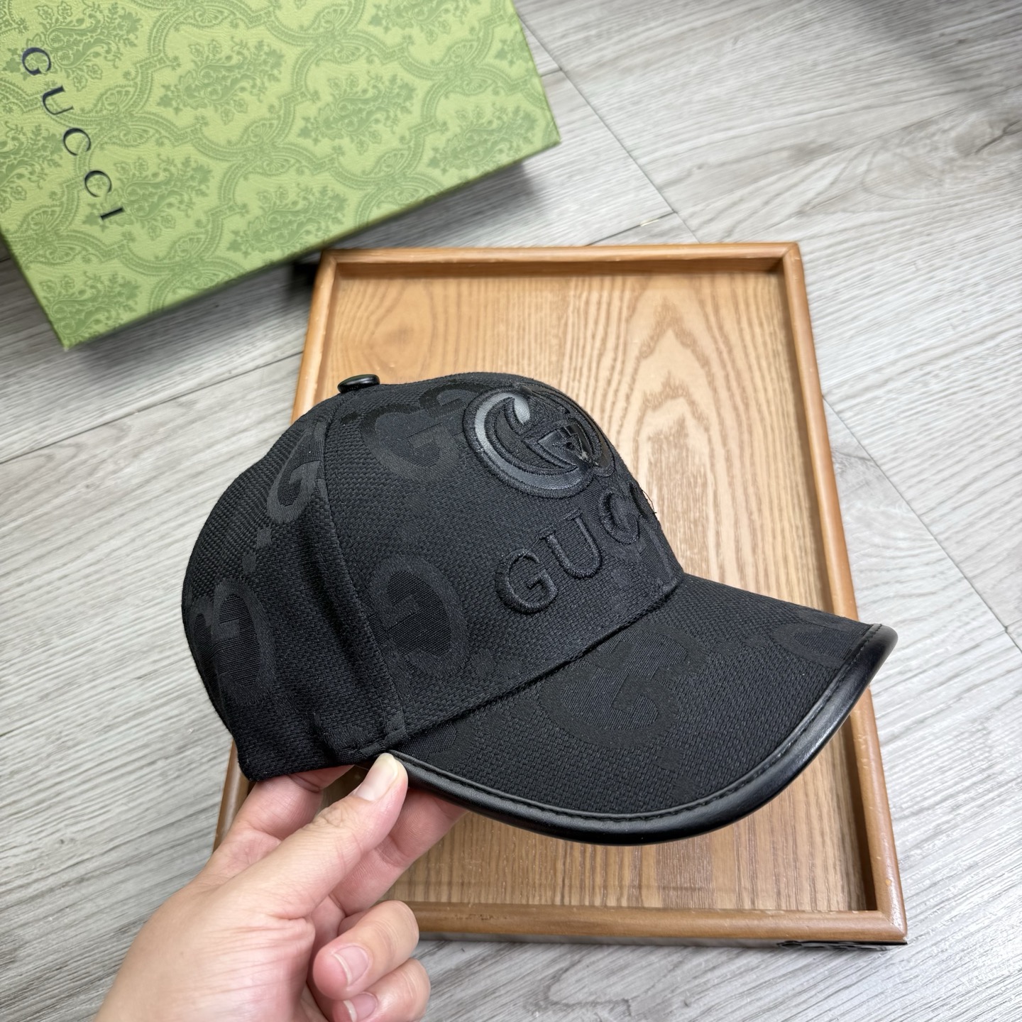 。G家。【配防尘袋】新品棒球帽！材质：纯棉！透气性好！春天挡风，夏天防晒必备单品！颜色大气！款式新颖别致