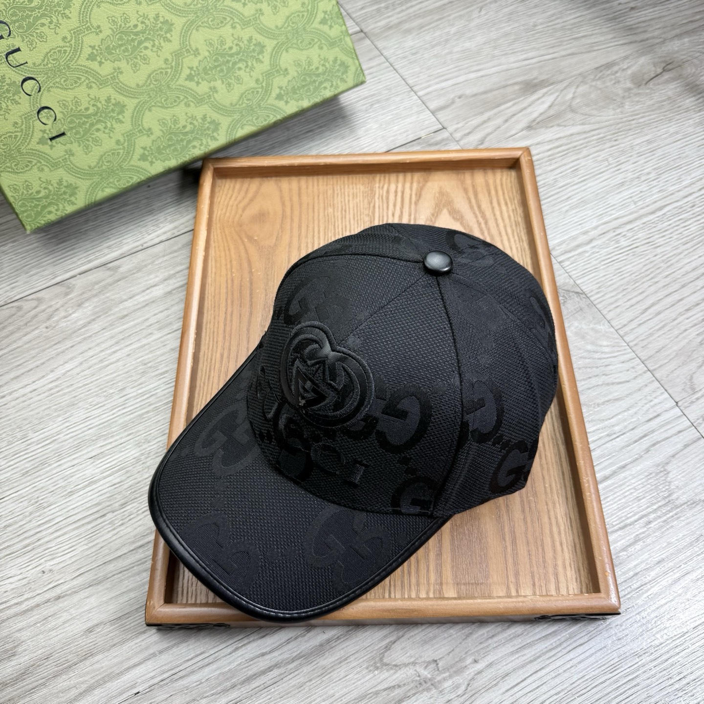 。G家。【配防尘袋】新品棒球帽！材质：纯棉！透气性好！春天挡风，夏天防晒必备单品！颜色大气！款式新颖别致