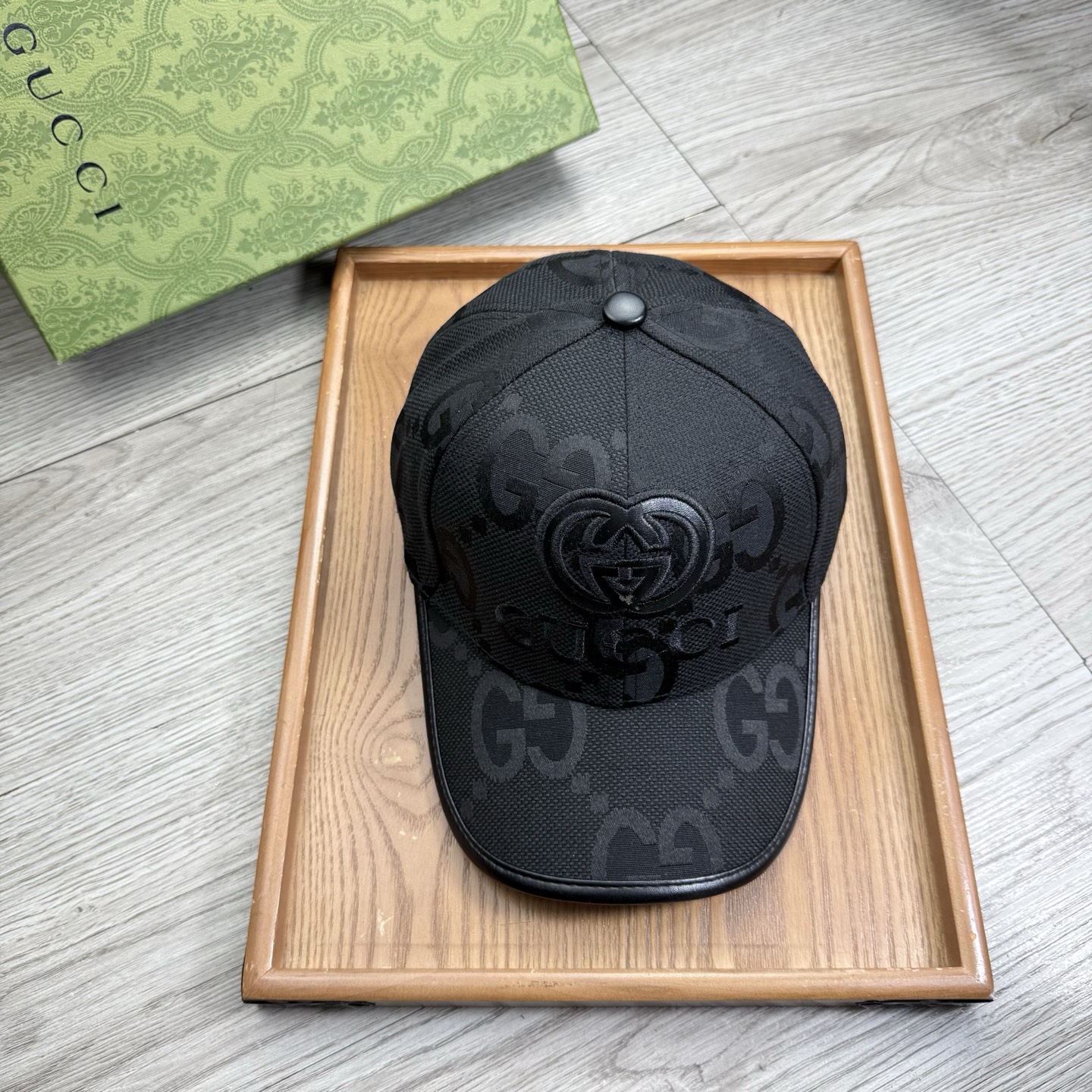 。G家。【配防尘袋】新品棒球帽！材质：纯棉！透气性好！春天挡风，夏天防晒必备单品！颜色大气！款式新颖别致