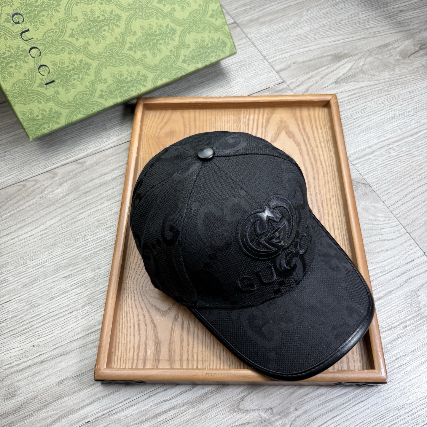。G家。【配防尘袋】新品棒球帽！材质：纯棉！透气性好！春天挡风，夏天防晒必备单品！颜色大气！款式新颖别致