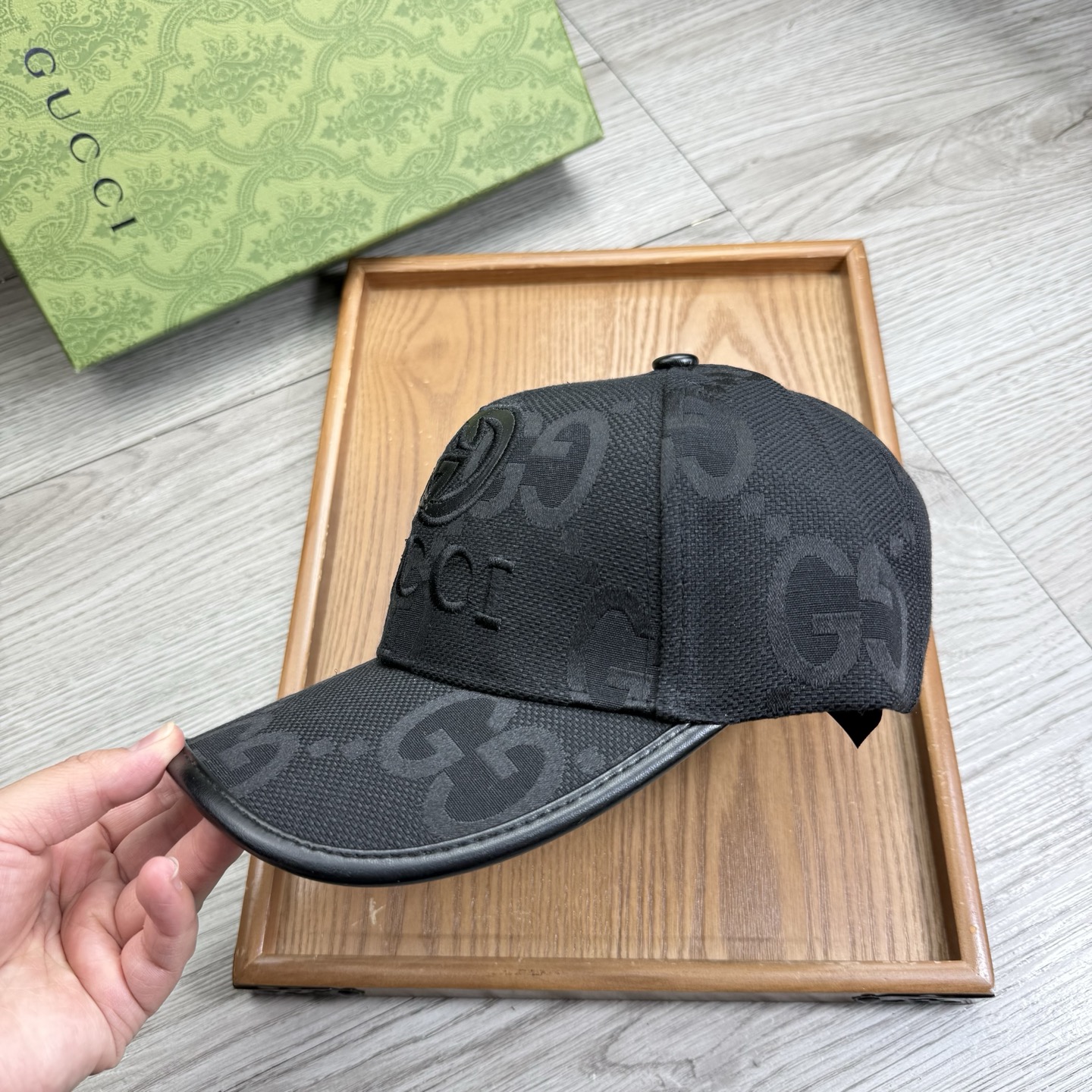 。G家。【配防尘袋】新品棒球帽！材质：纯棉！透气性好！春天挡风，夏天防晒必备单品！颜色大气！款式新颖别致