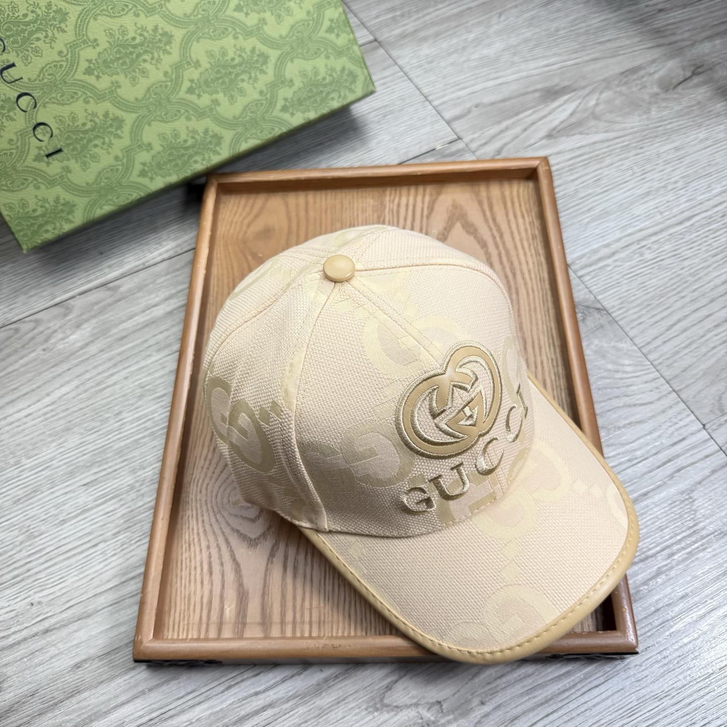。G家。【配防尘袋】新品棒球帽！材质：纯棉！透气性好！春天挡风，夏天防晒必备单品！颜色大气！款式新颖别致