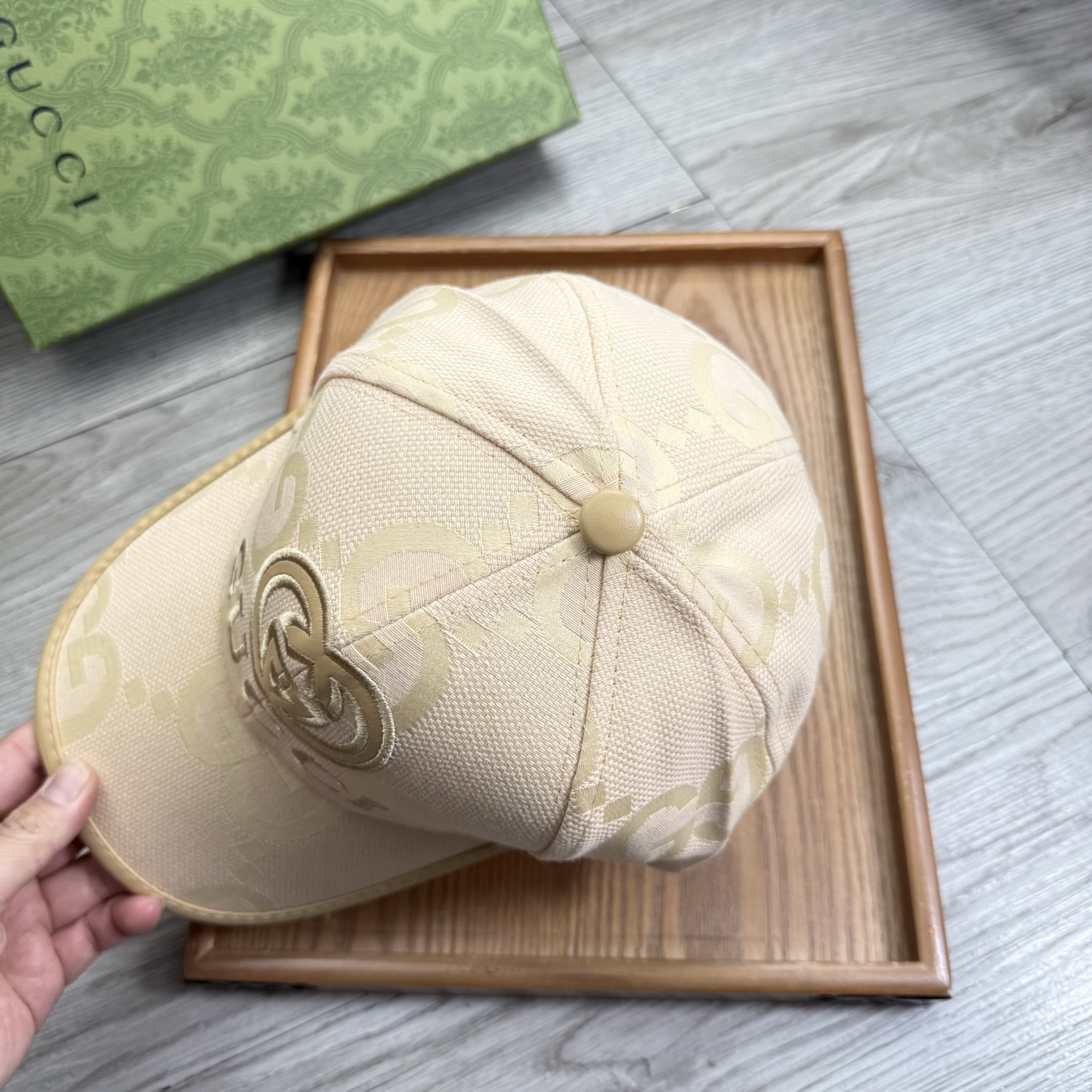 。G家。【配防尘袋】新品棒球帽！材质：纯棉！透气性好！春天挡风，夏天防晒必备单品！颜色大气！款式新颖别致