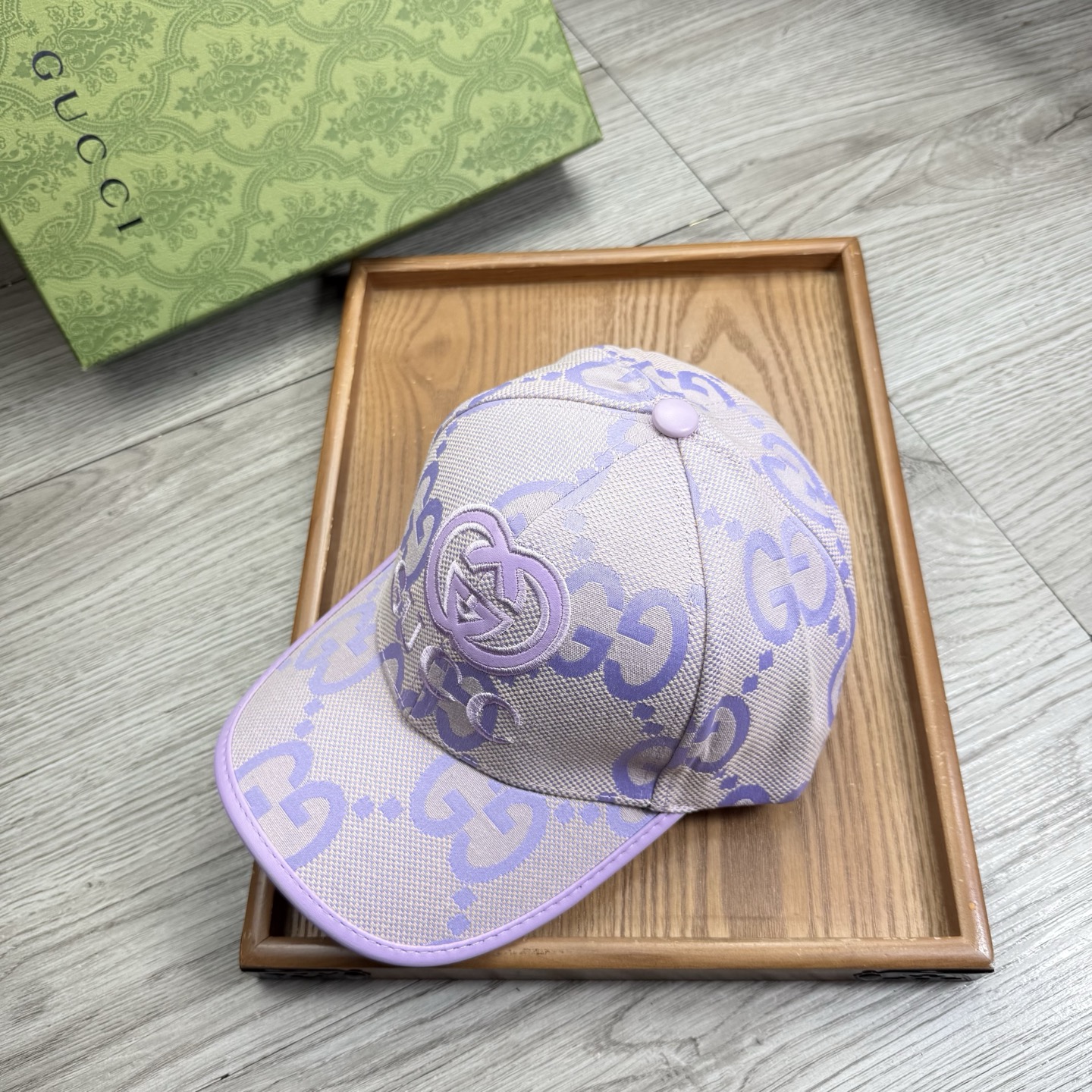 。G家。【配防尘袋】新品棒球帽！材质：纯棉！透气性好！春天挡风，夏天防晒必备单品！颜色大气！款式新颖别致