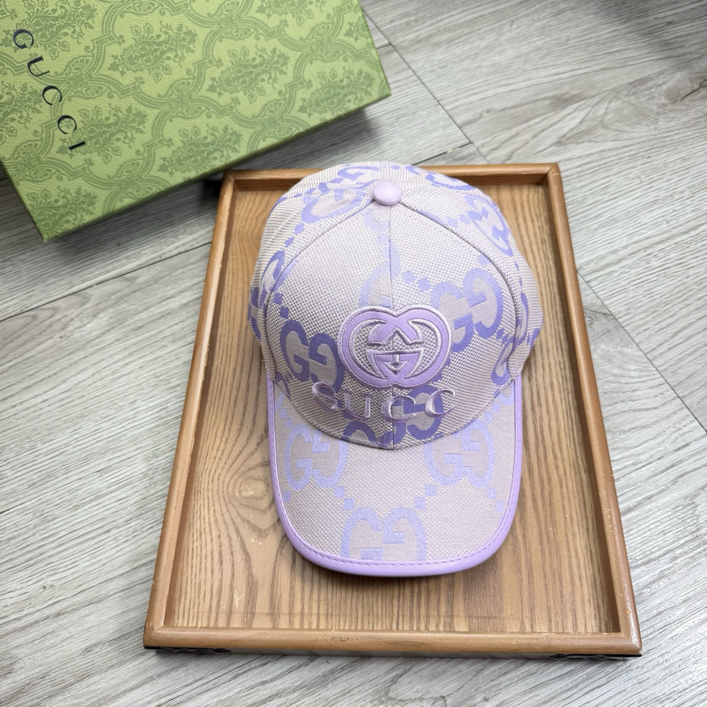 。G家。【配防尘袋】新品棒球帽！材质：纯棉！透气性好！春天挡风，夏天防晒必备单品！颜色大气！款式新颖别致