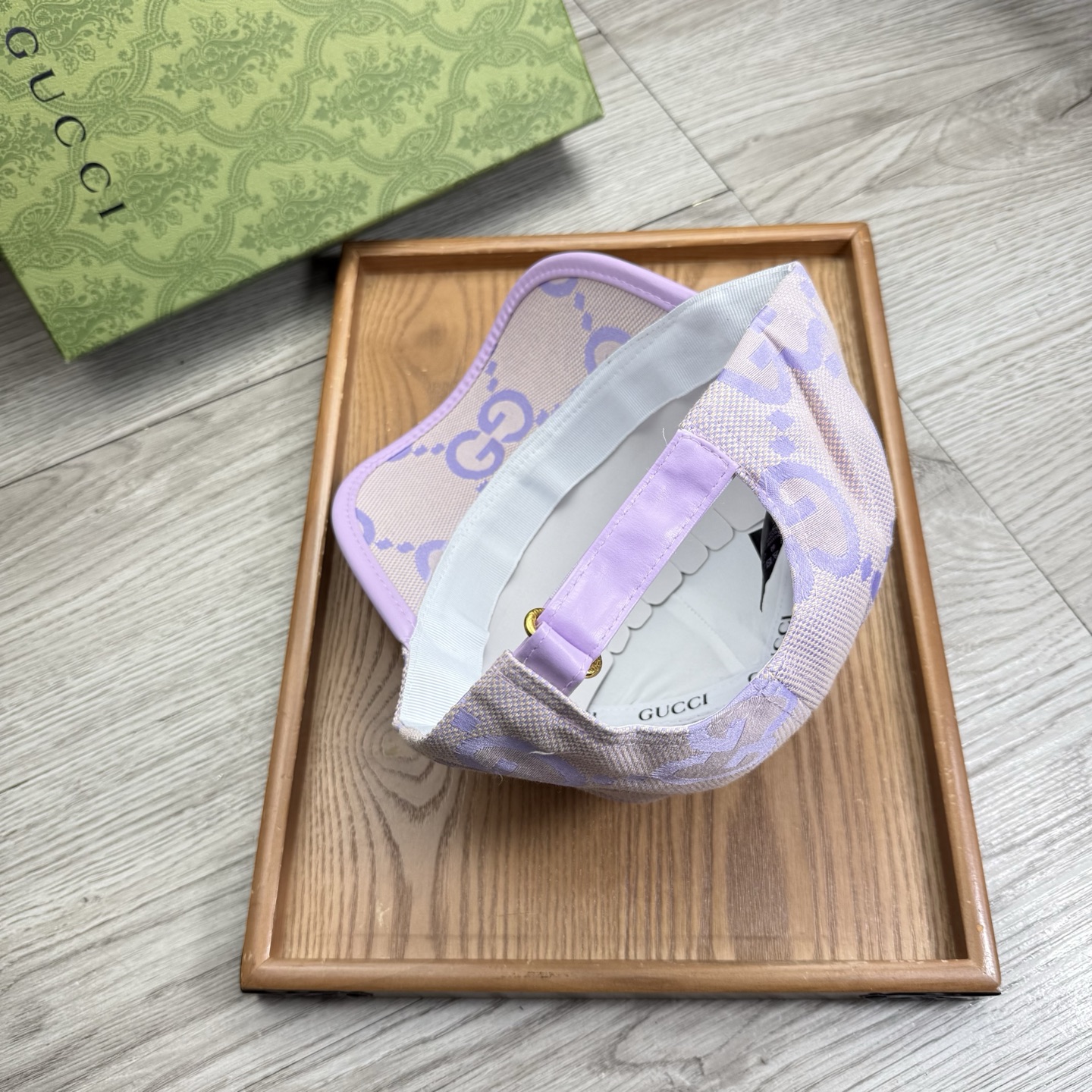 。G家。【配防尘袋】新品棒球帽！材质：纯棉！透气性好！春天挡风，夏天防晒必备单品！颜色大气！款式新颖别致