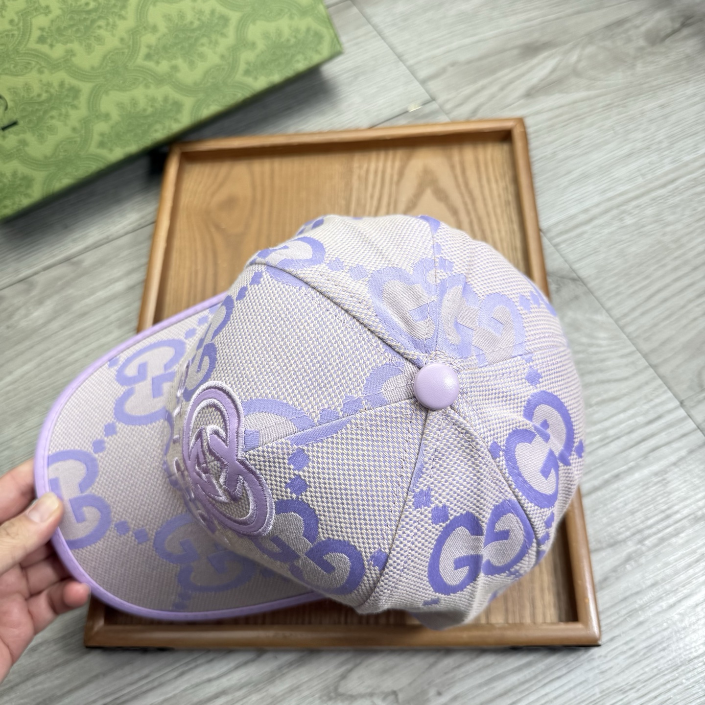 。G家。【配防尘袋】新品棒球帽！材质：纯棉！透气性好！春天挡风，夏天防晒必备单品！颜色大气！款式新颖别致