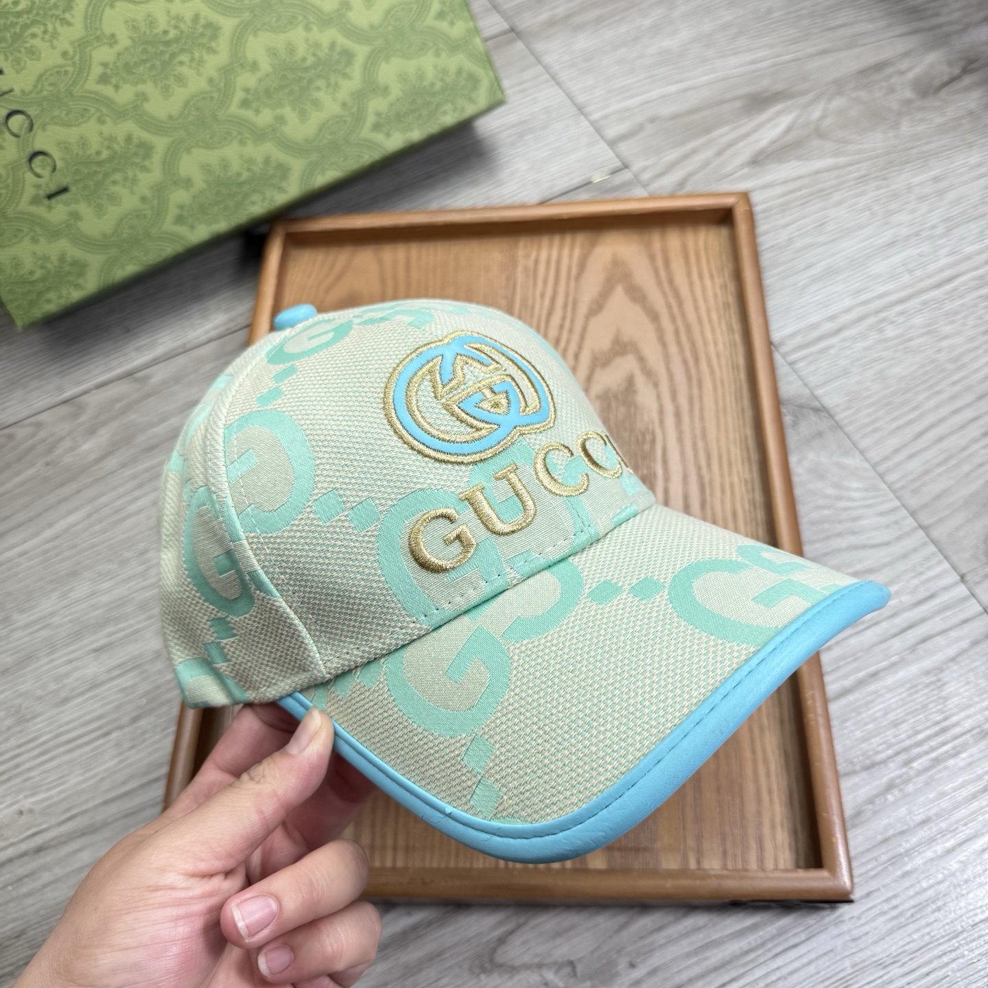 。G家。【配防尘袋】新品棒球帽！材质：纯棉！透气性好！春天挡风，夏天防晒必备单品！颜色大气！款式新颖别致