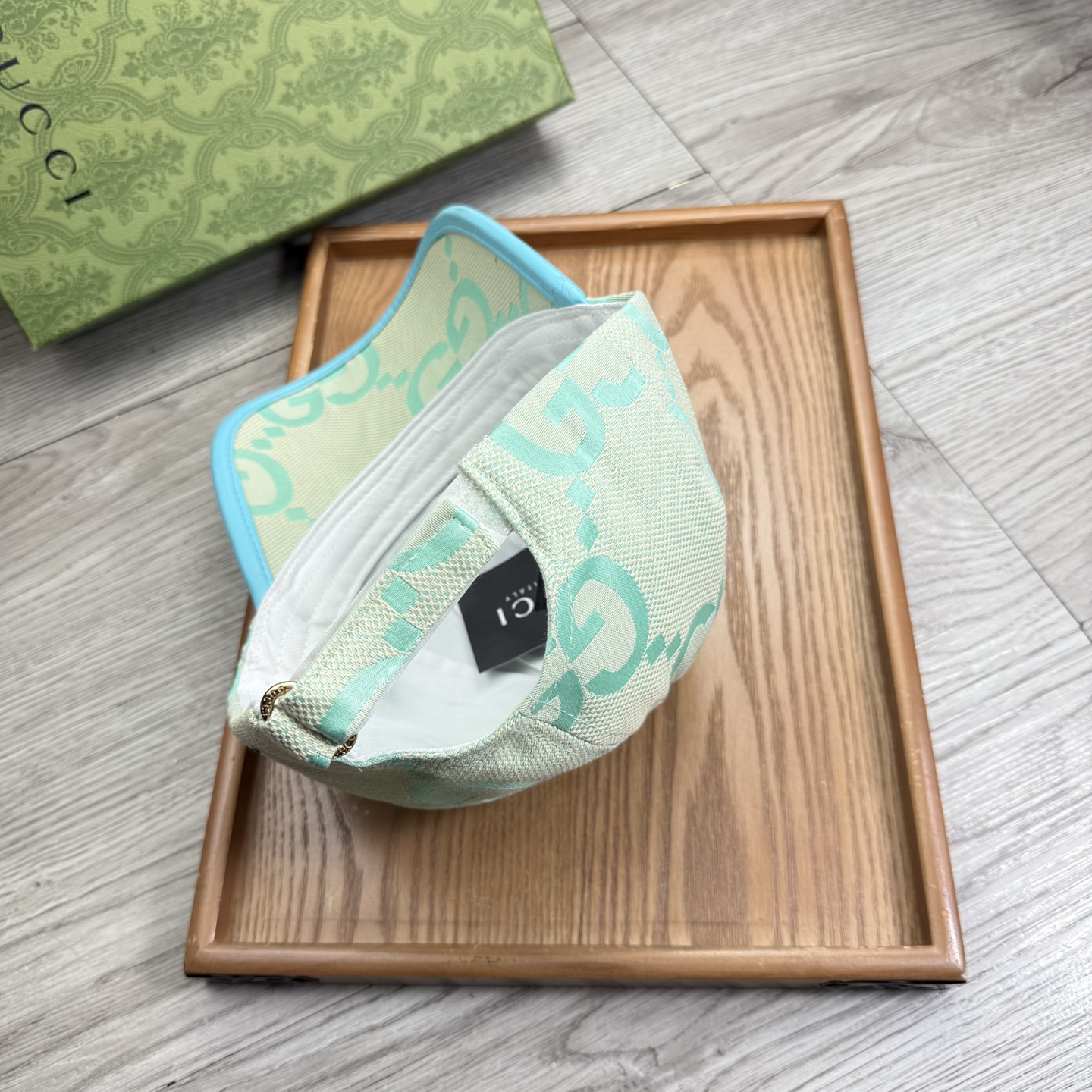 。G家。【配防尘袋】新品棒球帽！材质：纯棉！透气性好！春天挡风，夏天防晒必备单品！颜色大气！款式新颖别致