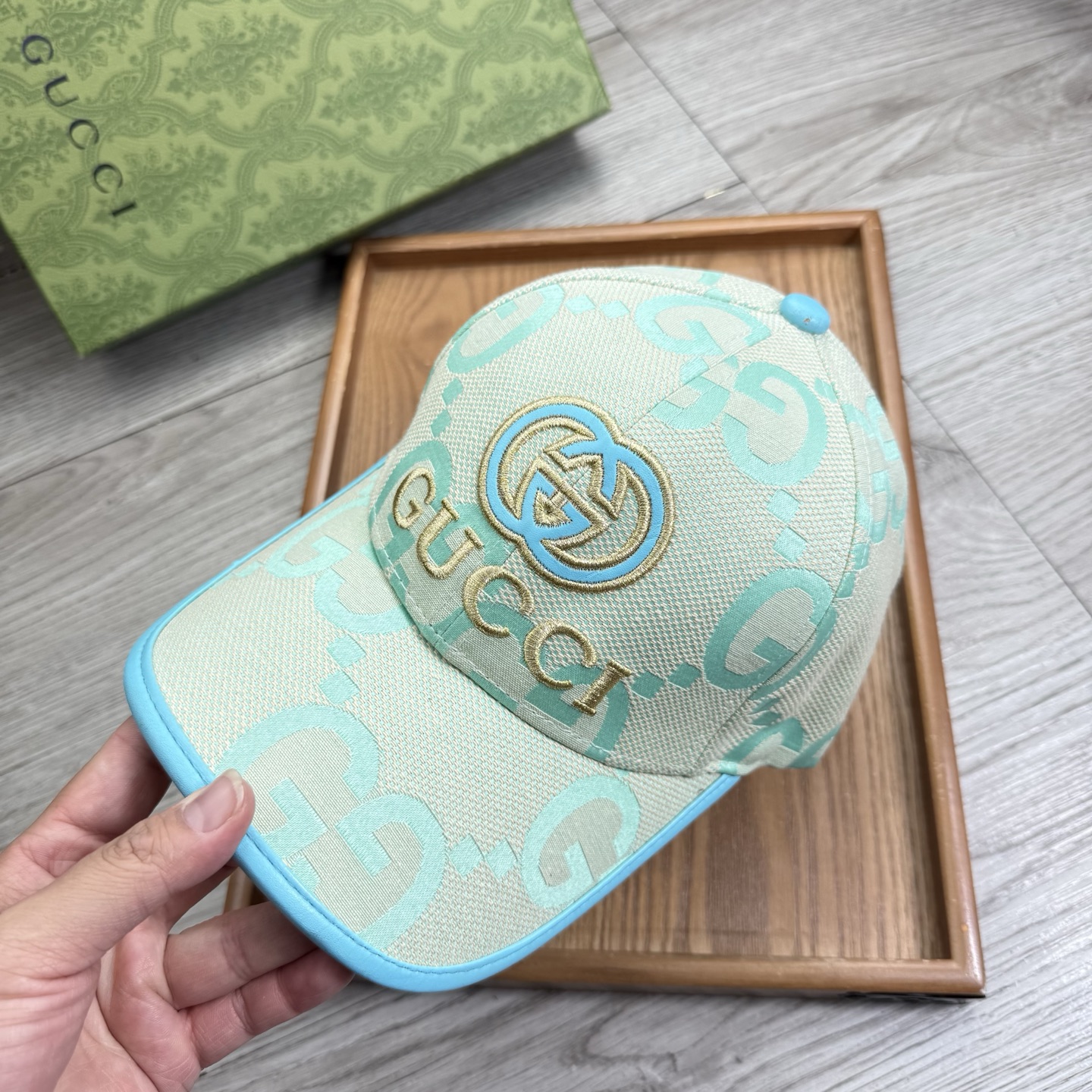 。G家。【配防尘袋】新品棒球帽！材质：纯棉！透气性好！春天挡风，夏天防晒必备单品！颜色大气！款式新颖别致