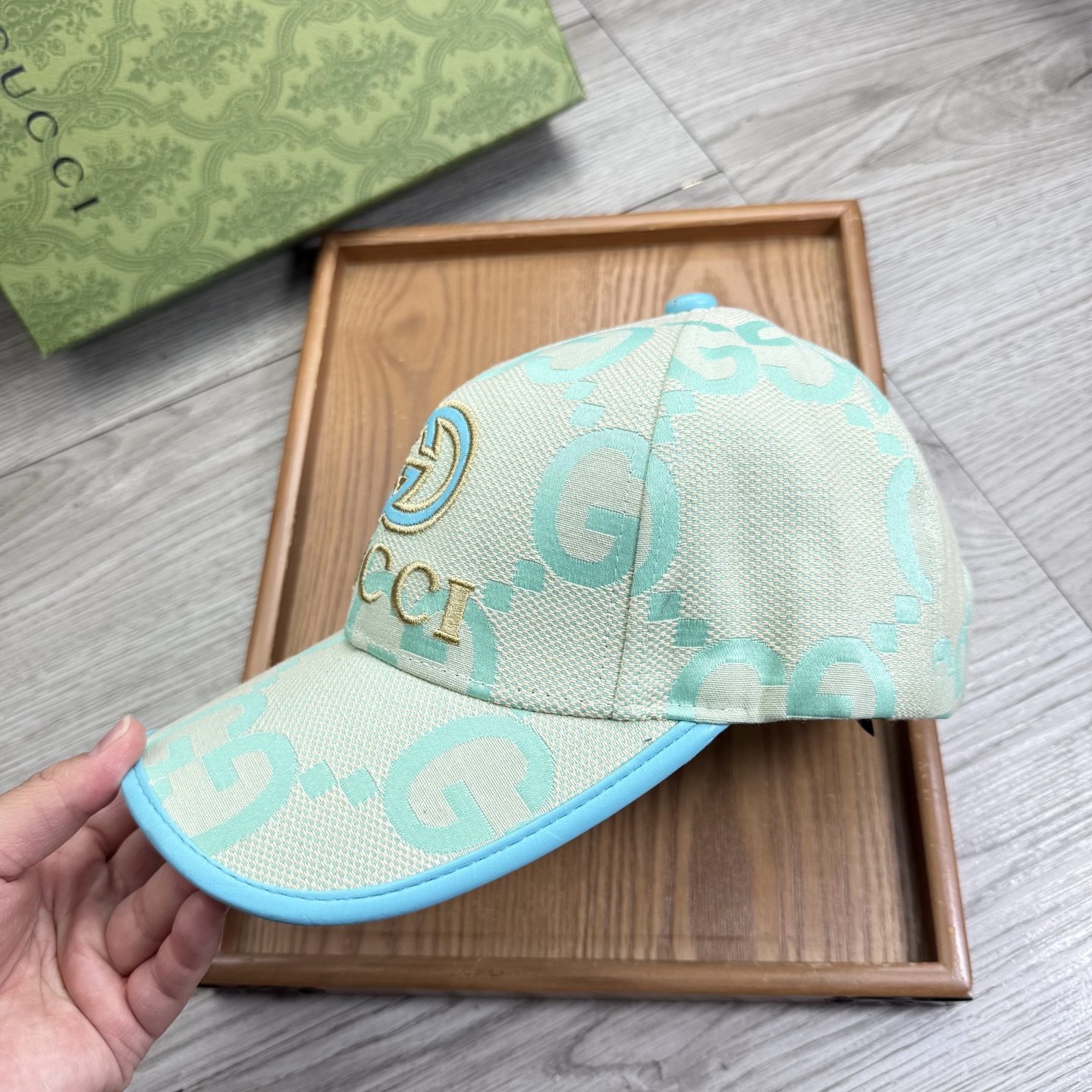 。G家。【配防尘袋】新品棒球帽！材质：纯棉！透气性好！春天挡风，夏天防晒必备单品！颜色大气！款式新颖别致