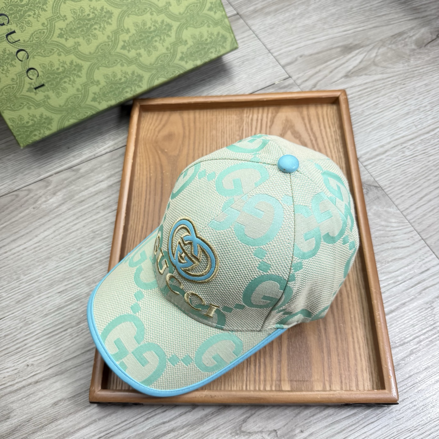 。G家。【配防尘袋】新品棒球帽！材质：纯棉！透气性好！春天挡风，夏天防晒必备单品！颜色大气！款式新颖别致