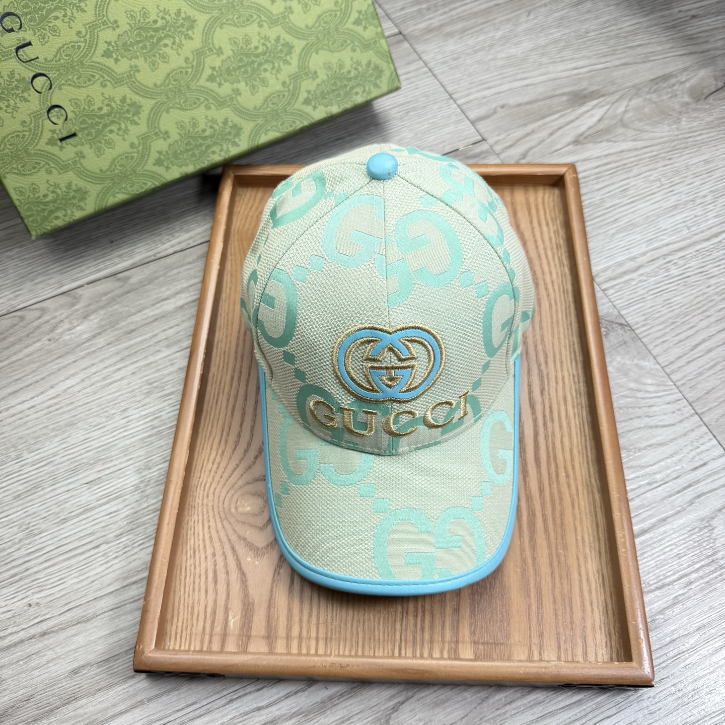 。G家。【配防尘袋】新品棒球帽！材质：纯棉！透气性好！春天挡风，夏天防晒必备单品！颜色大气！款式新颖别致