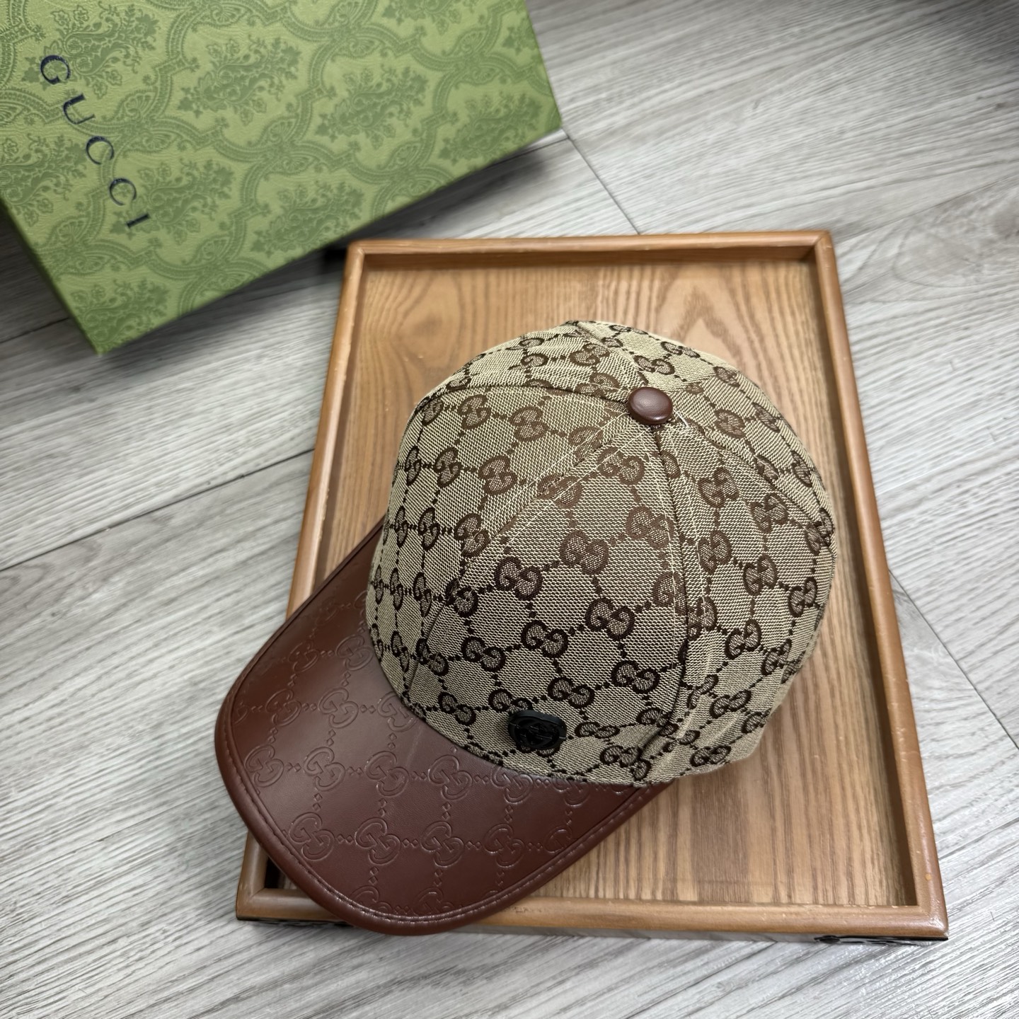 。G家。【配防尘袋】新品棒球帽！材质：纯棉！透气性好！春天挡风，夏天防晒必备单品！颜色大气！款式新颖别致
