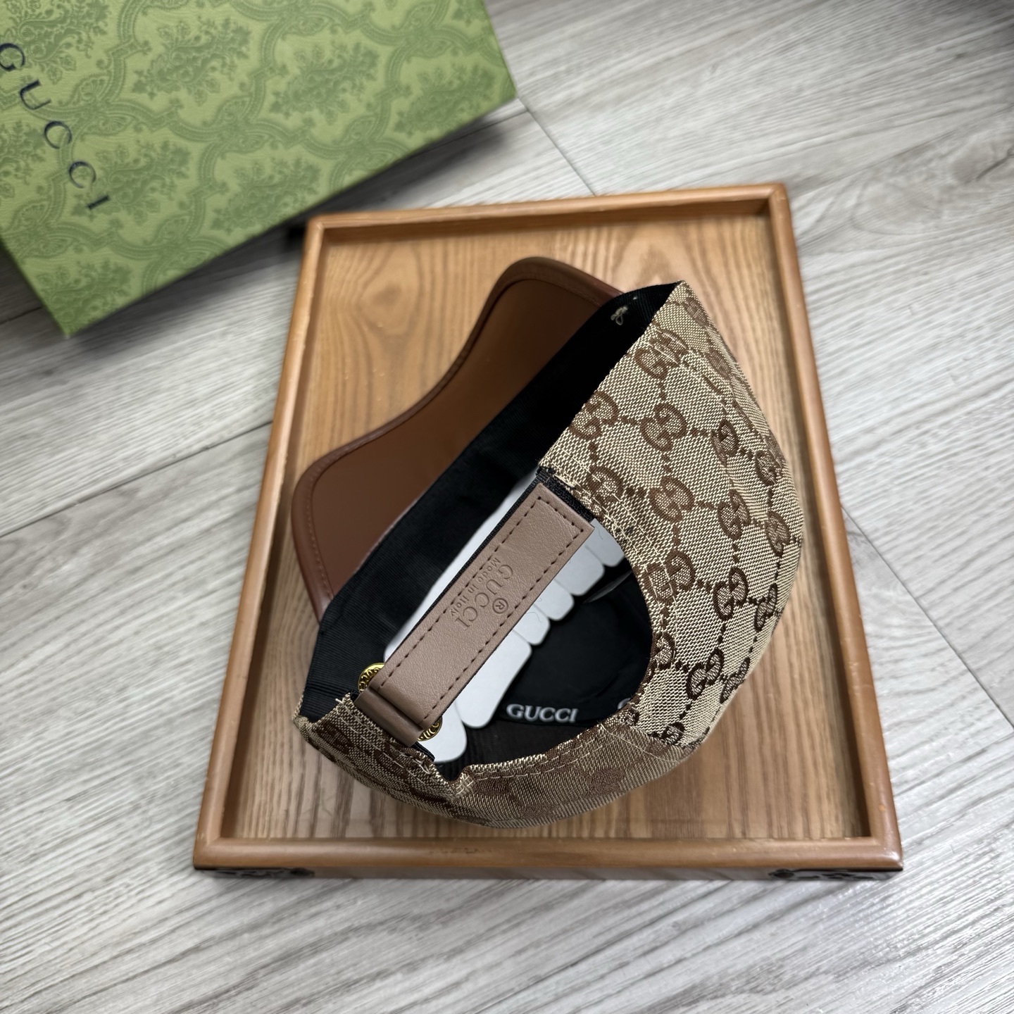 。G家。【配防尘袋】新品棒球帽！材质：纯棉！透气性好！春天挡风，夏天防晒必备单品！颜色大气！款式新颖别致