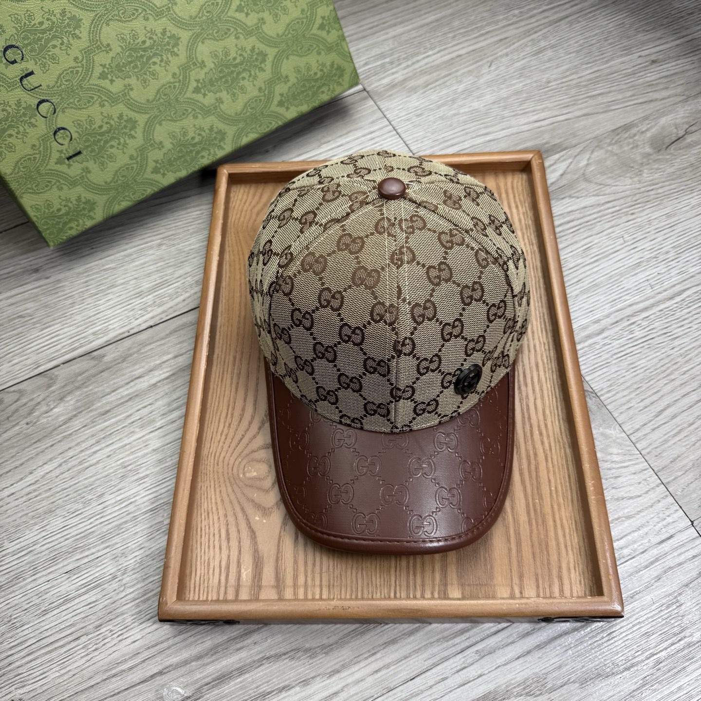 。G家。【配防尘袋】新品棒球帽！材质：纯棉！透气性好！春天挡风，夏天防晒必备单品！颜色大气！款式新颖别致