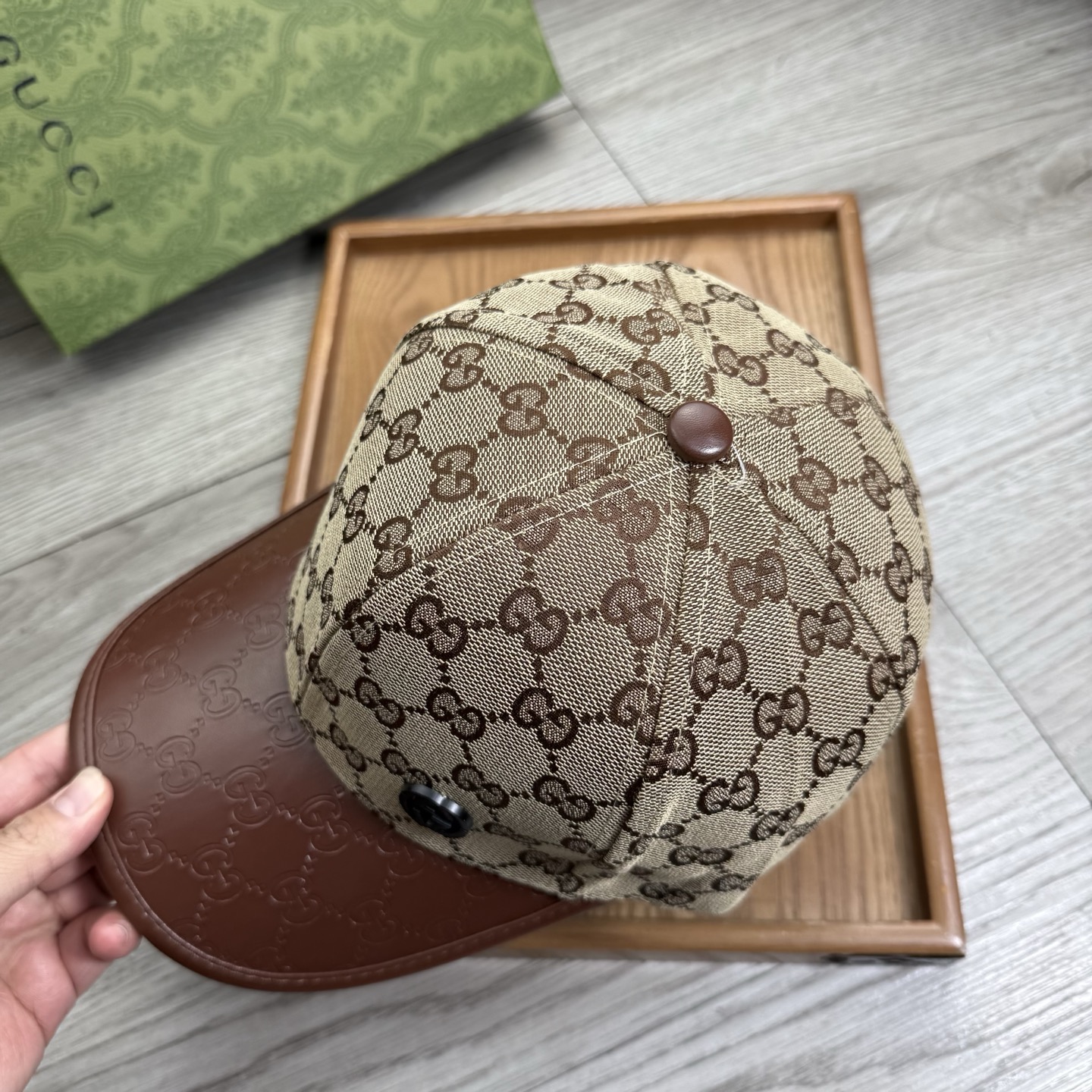 。G家。【配防尘袋】新品棒球帽！材质：纯棉！透气性好！春天挡风，夏天防晒必备单品！颜色大气！款式新颖别致