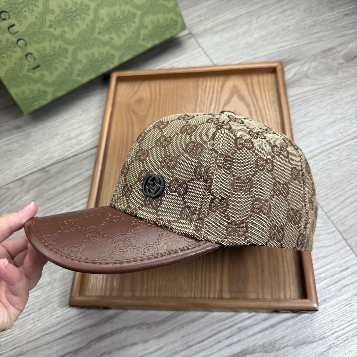 。G家。【配防尘袋】新品棒球帽！材质：纯棉！透气性好！春天挡风，夏天防晒必备单品！颜色大气！款式新颖别致