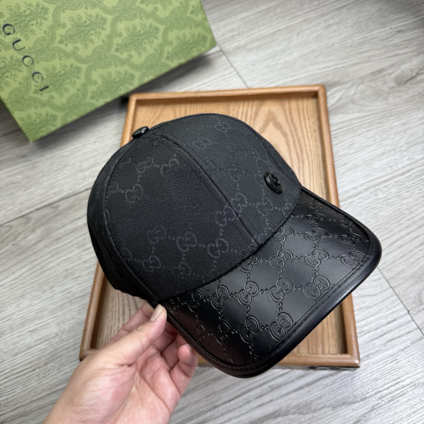 。G家。【配防尘袋】新品棒球帽！材质：纯棉！透气性好！春天挡风，夏天防晒必备单品！颜色大气！款式新颖别致