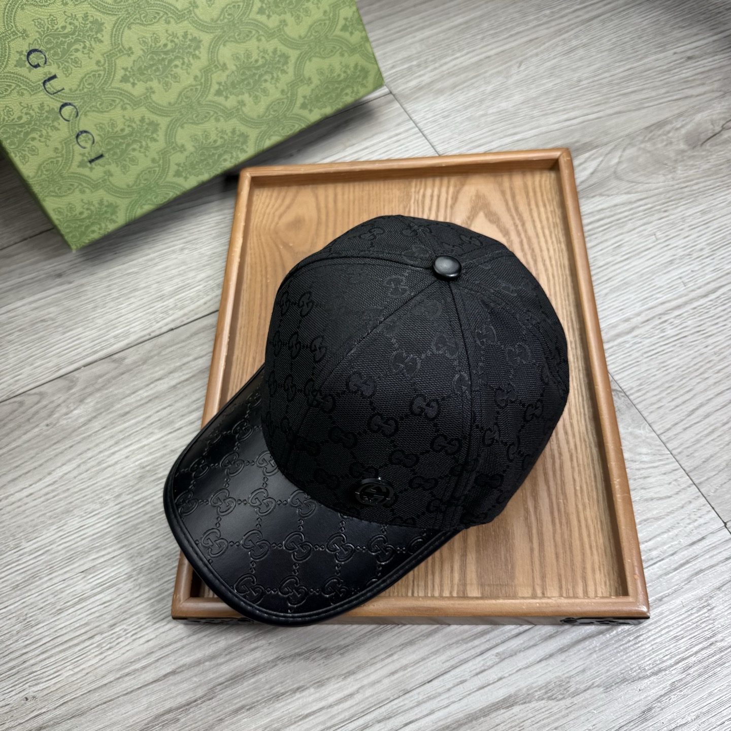 。G家。【配防尘袋】新品棒球帽！材质：纯棉！透气性好！春天挡风，夏天防晒必备单品！颜色大气！款式新颖别致