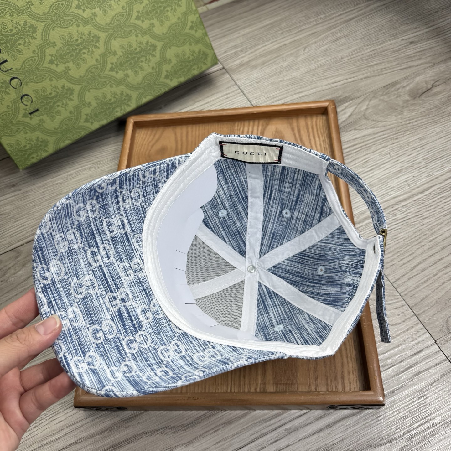 。G家。【配防尘袋】新品棒球帽！材质：纯棉！透气性好！春天挡风，夏天防晒必备单品！颜色大气！款式新颖别致