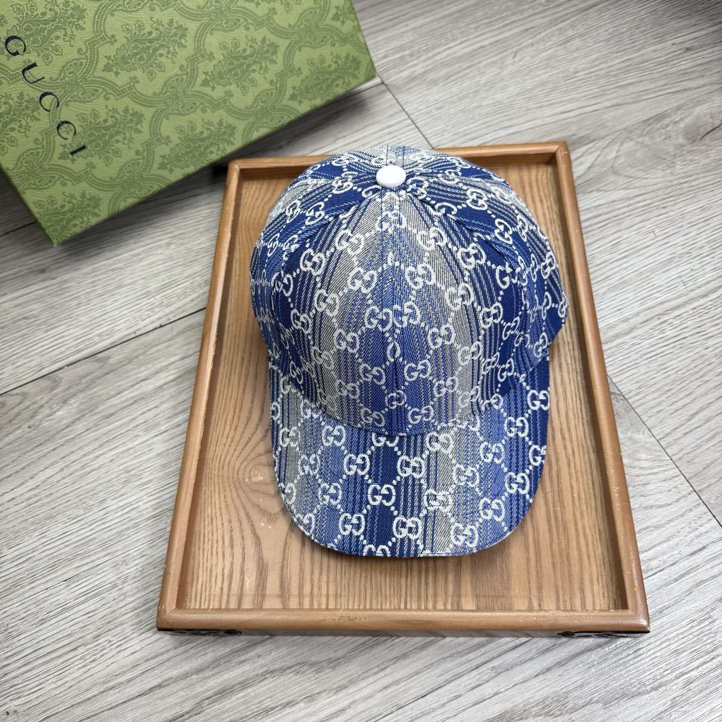 。G家。【配防尘袋】新品棒球帽！材质：纯棉！透气性好！春天挡风，夏天防晒必备单品！颜色大气！款式新颖别致