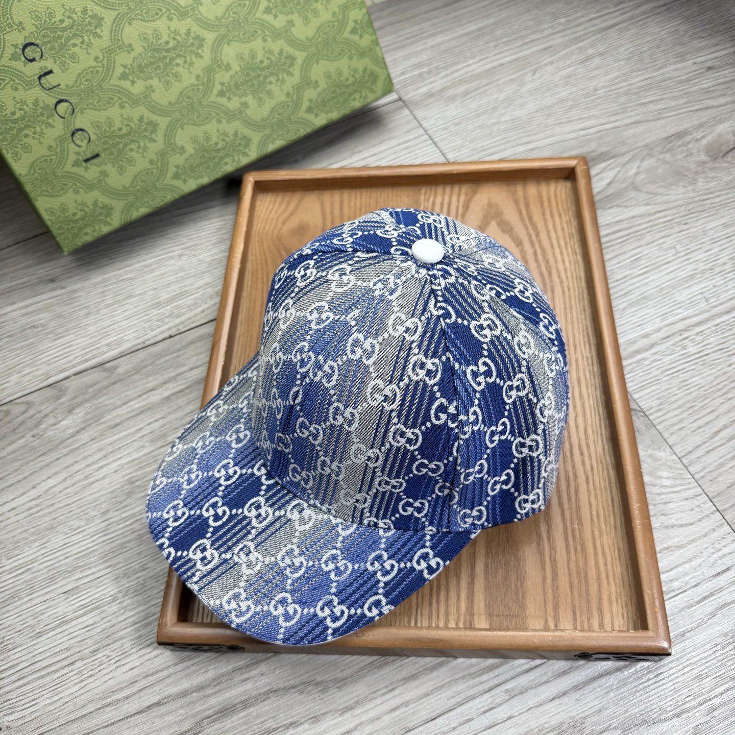 。G家。【配防尘袋】新品棒球帽！材质：纯棉！透气性好！春天挡风，夏天防晒必备单品！颜色大气！款式新颖别致