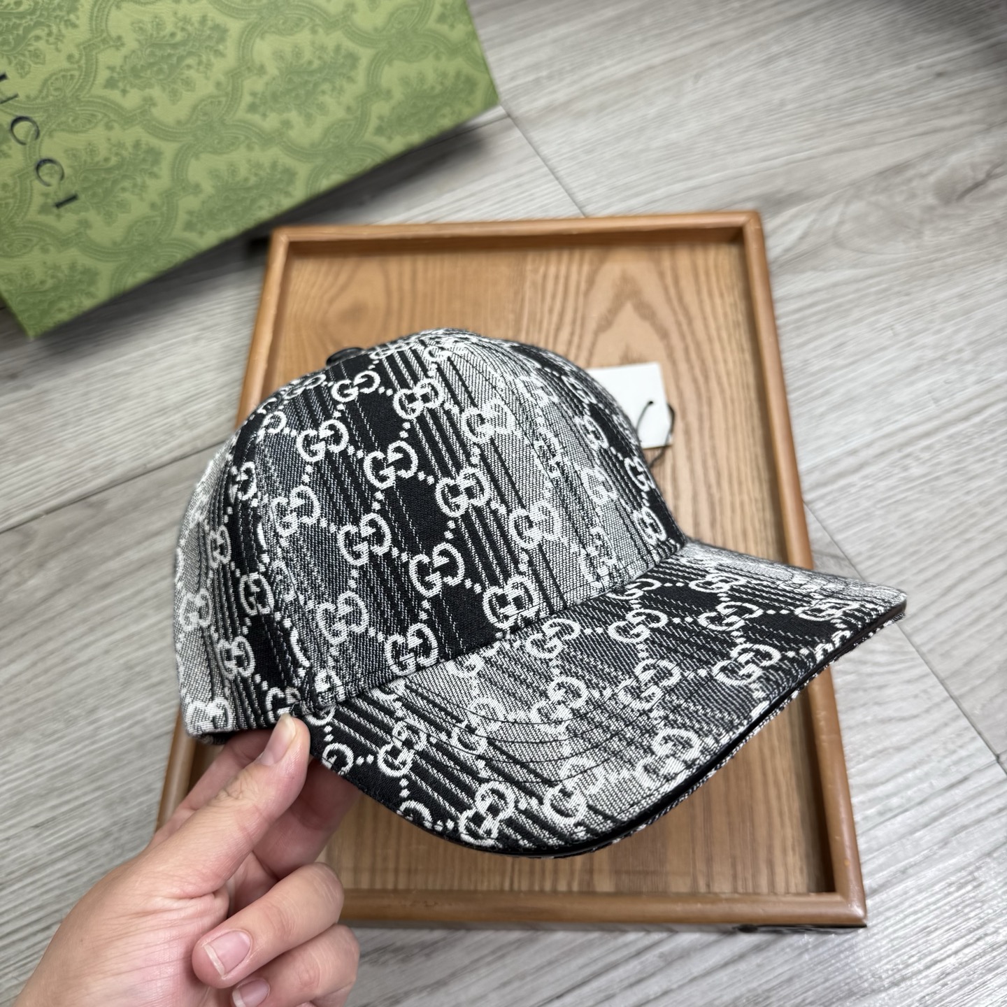 。G家。【配防尘袋】新品棒球帽！材质：纯棉！透气性好！春天挡风，夏天防晒必备单品！颜色大气！款式新颖别致