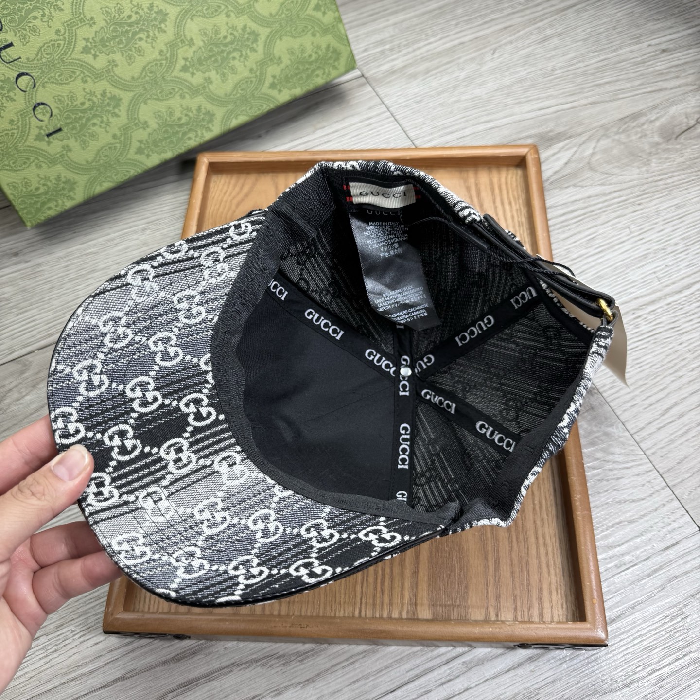 。G家。【配防尘袋】新品棒球帽！材质：纯棉！透气性好！春天挡风，夏天防晒必备单品！颜色大气！款式新颖别致