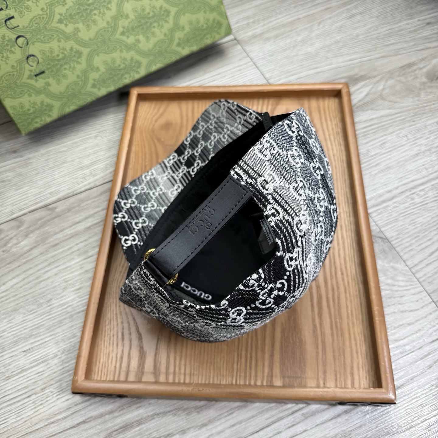 。G家。【配防尘袋】新品棒球帽！材质：纯棉！透气性好！春天挡风，夏天防晒必备单品！颜色大气！款式新颖别致