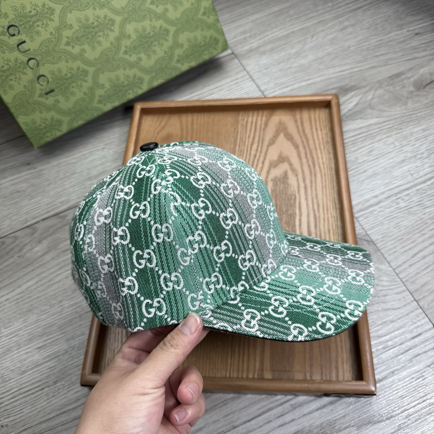 。G家。【配防尘袋】新品棒球帽！材质：纯棉！透气性好！春天挡风，夏天防晒必备单品！颜色大气！款式新颖别致