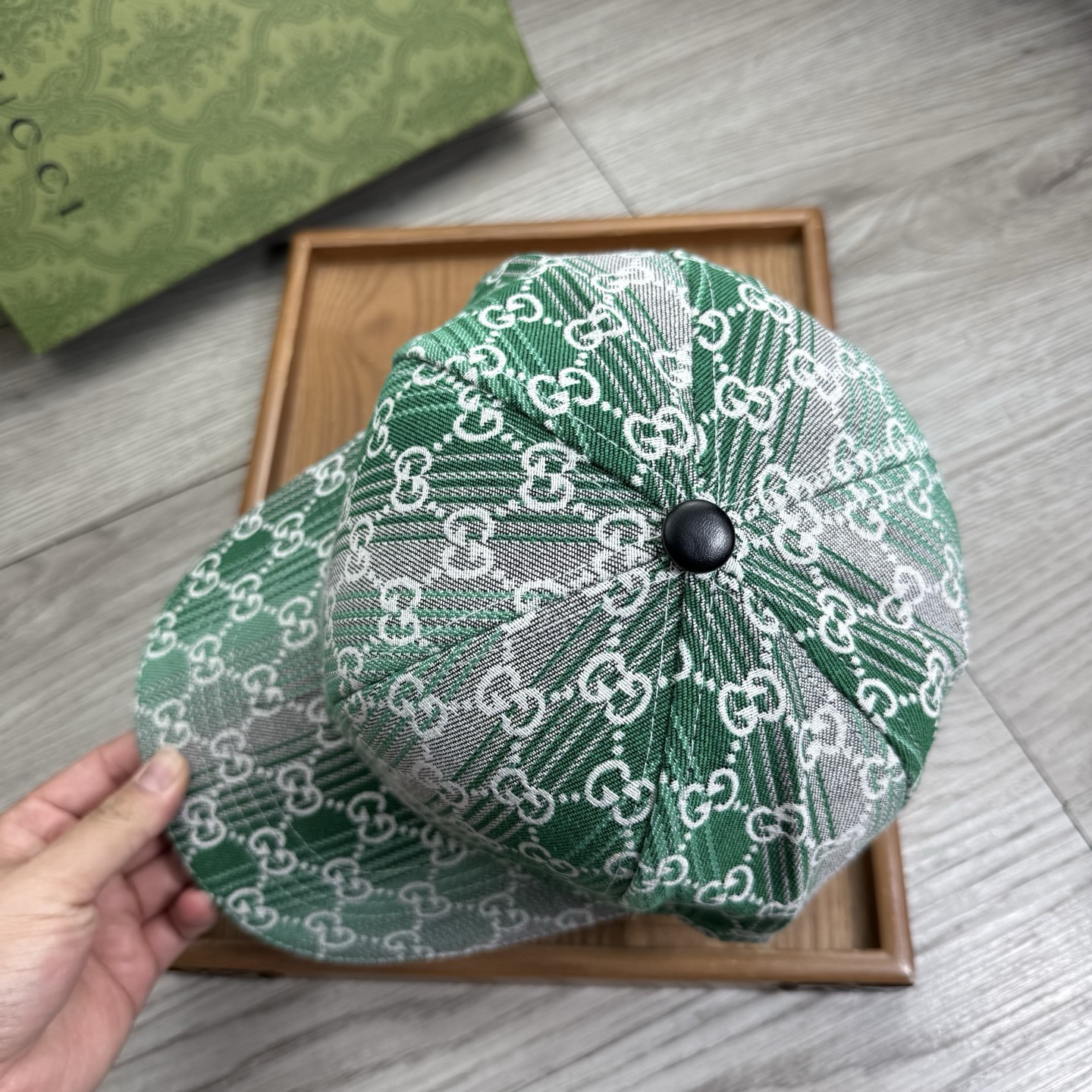 。G家。【配防尘袋】新品棒球帽！材质：纯棉！透气性好！春天挡风，夏天防晒必备单品！颜色大气！款式新颖别致