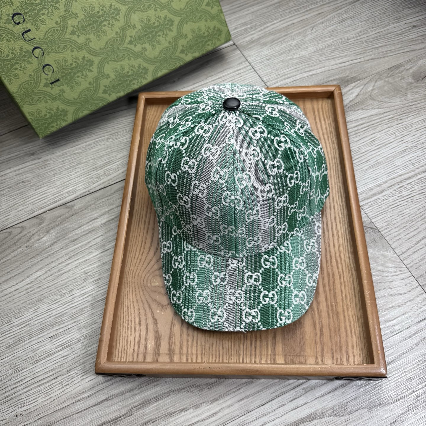 。G家。【配防尘袋】新品棒球帽！材质：纯棉！透气性好！春天挡风，夏天防晒必备单品！颜色大气！款式新颖别致