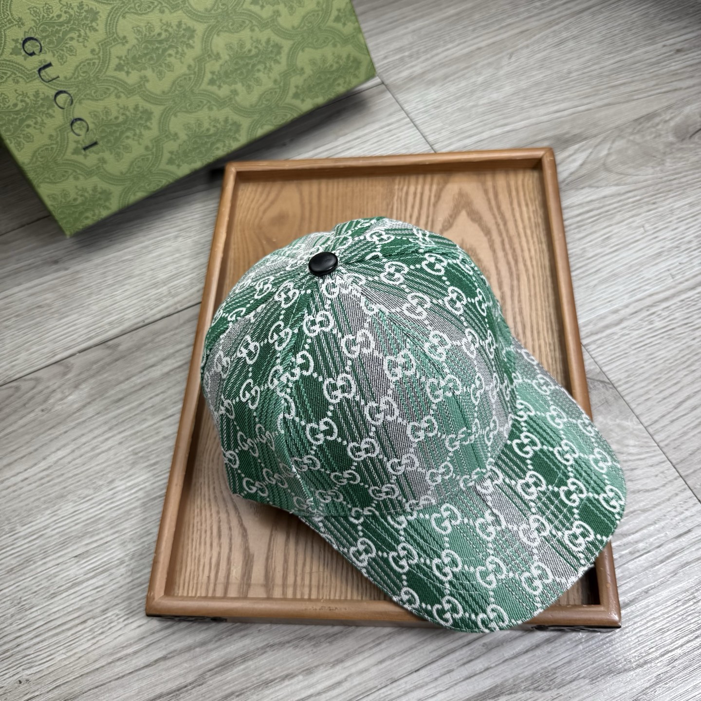 。G家。【配防尘袋】新品棒球帽！材质：纯棉！透气性好！春天挡风，夏天防晒必备单品！颜色大气！款式新颖别致