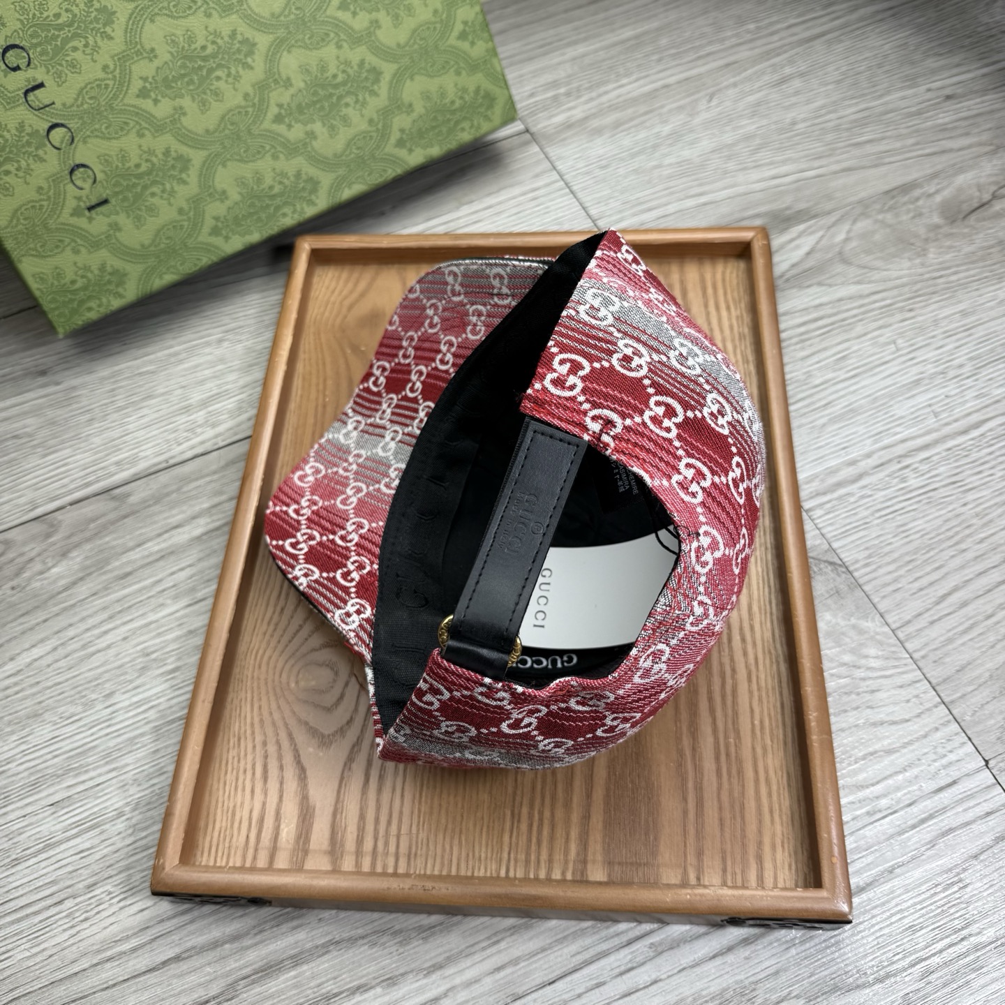 。G家。【配防尘袋】新品棒球帽！材质：纯棉！透气性好！春天挡风，夏天防晒必备单品！颜色大气！款式新颖别致