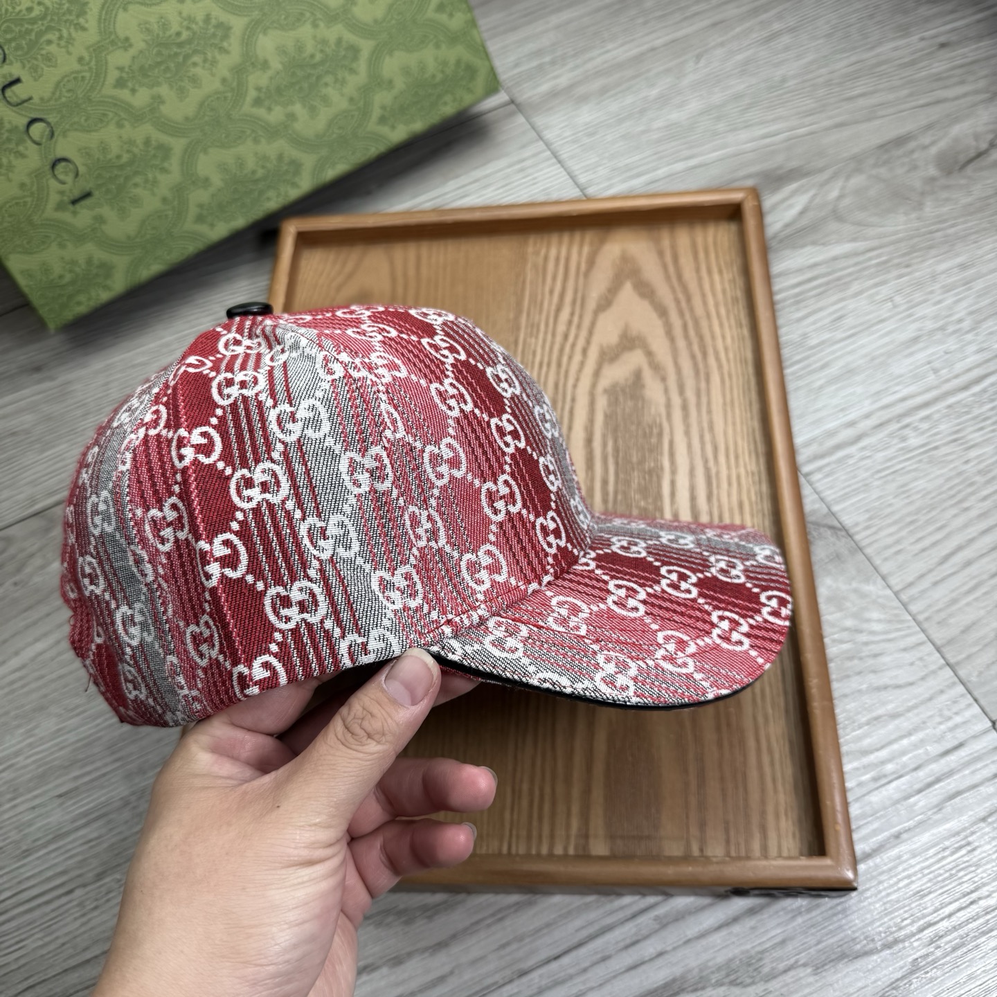 。G家。【配防尘袋】新品棒球帽！材质：纯棉！透气性好！春天挡风，夏天防晒必备单品！颜色大气！款式新颖别致