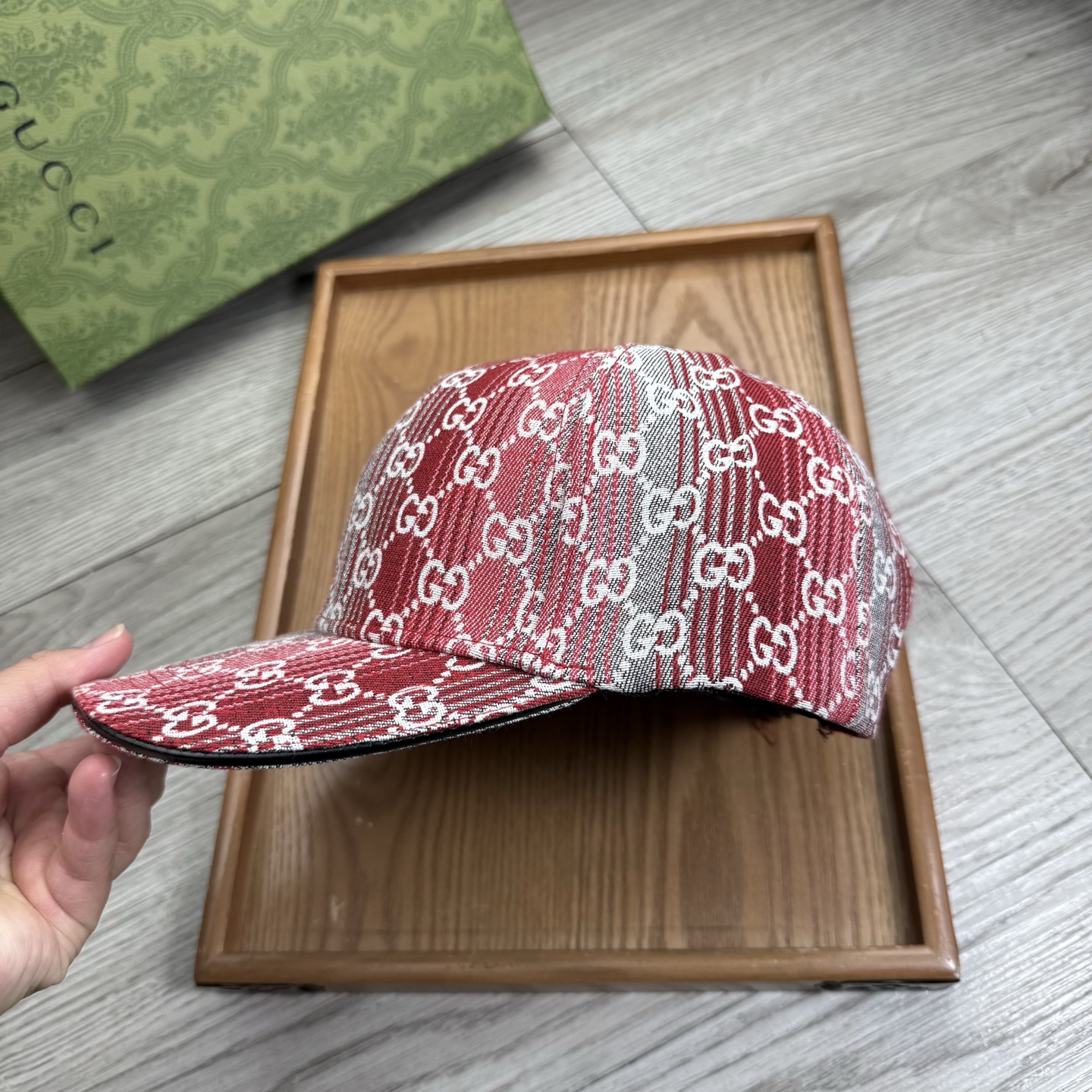 。G家。【配防尘袋】新品棒球帽！材质：纯棉！透气性好！春天挡风，夏天防晒必备单品！颜色大气！款式新颖别致