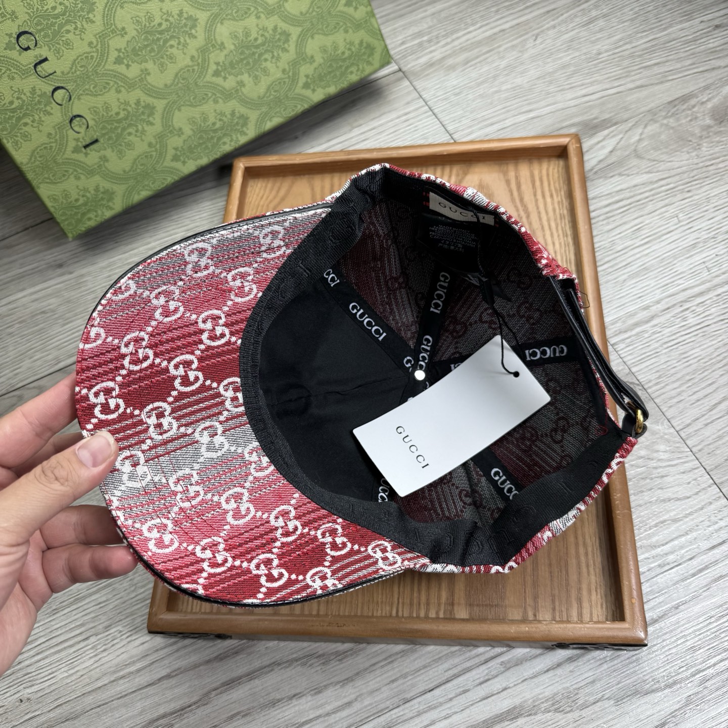 。G家。【配防尘袋】新品棒球帽！材质：纯棉！透气性好！春天挡风，夏天防晒必备单品！颜色大气！款式新颖别致
