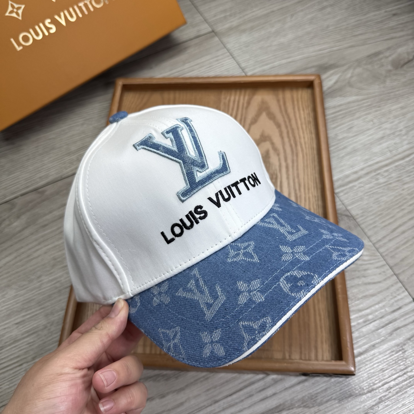 。L家。【配防尘袋】新品棒球帽！材质：纯棉！透气性好！春天挡风，夏天防晒必备单品！颜色大气！款式新颖别致
